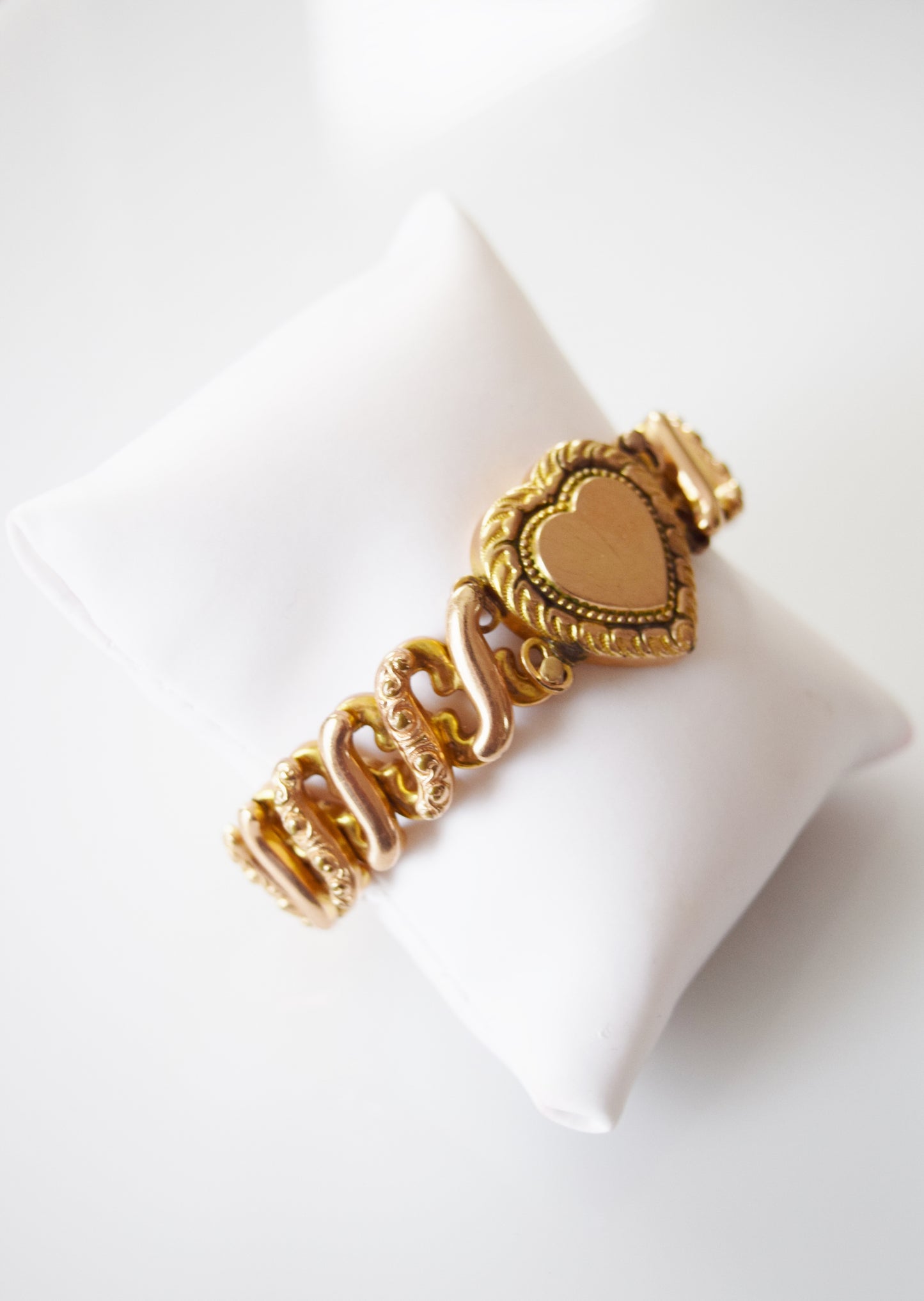 Victorian Revival Sweetheart Bracelet | 1940s