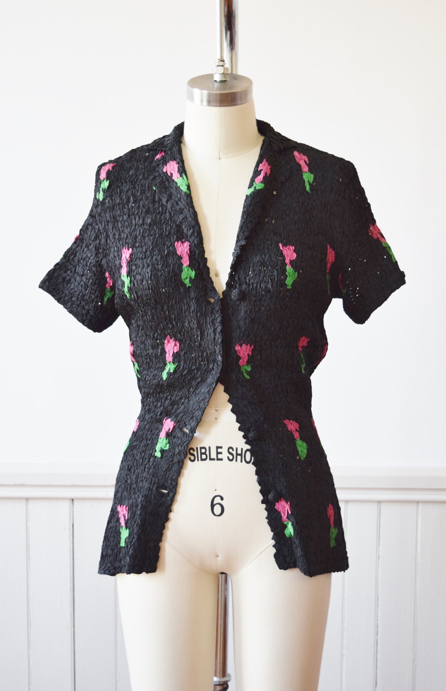 1940s Ribbon Knit Shirt with Floral Design | S