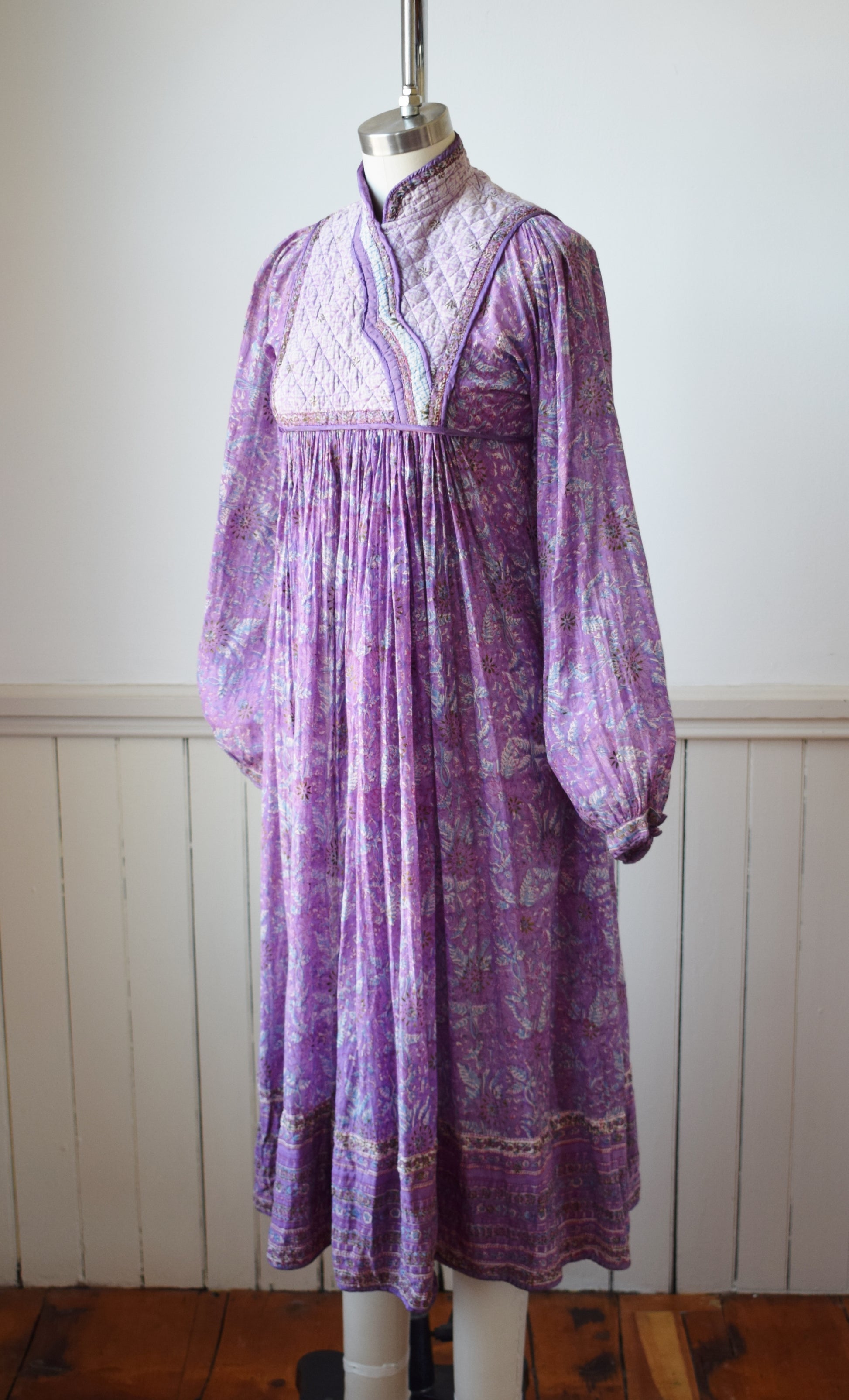 vintage indian cotton gauze dress Vintage indian gauze dress for a Goddess... On indiVintage.com