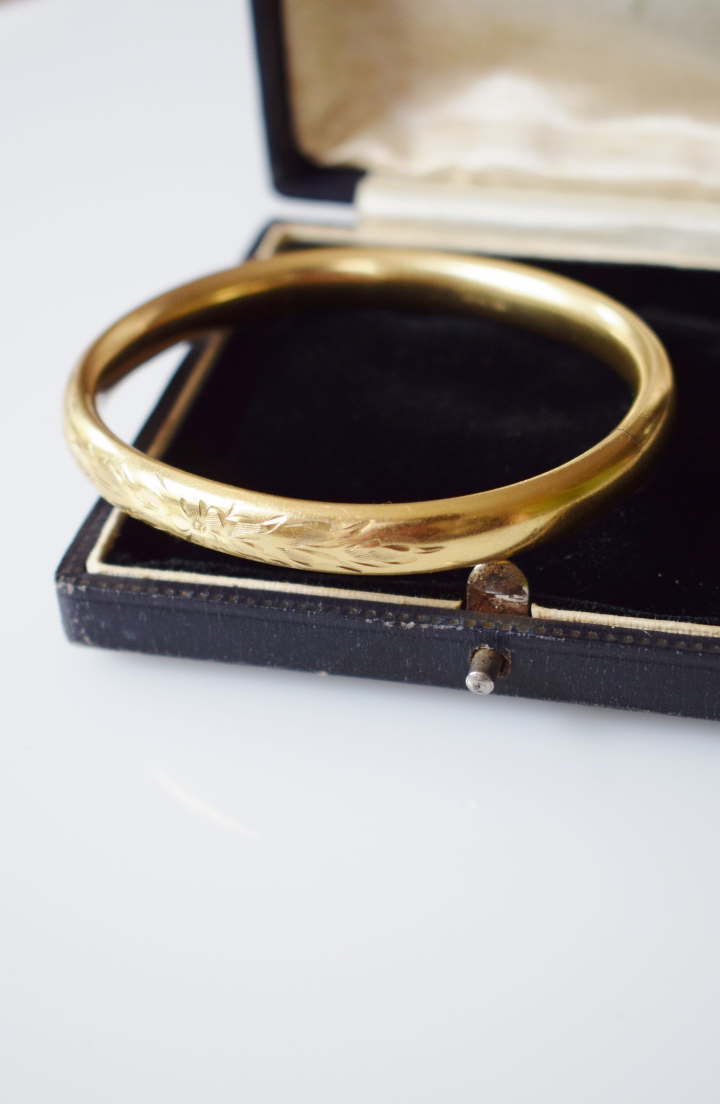 Vintage Gold-Filled Bangle Bracelet | Central Floral Motif