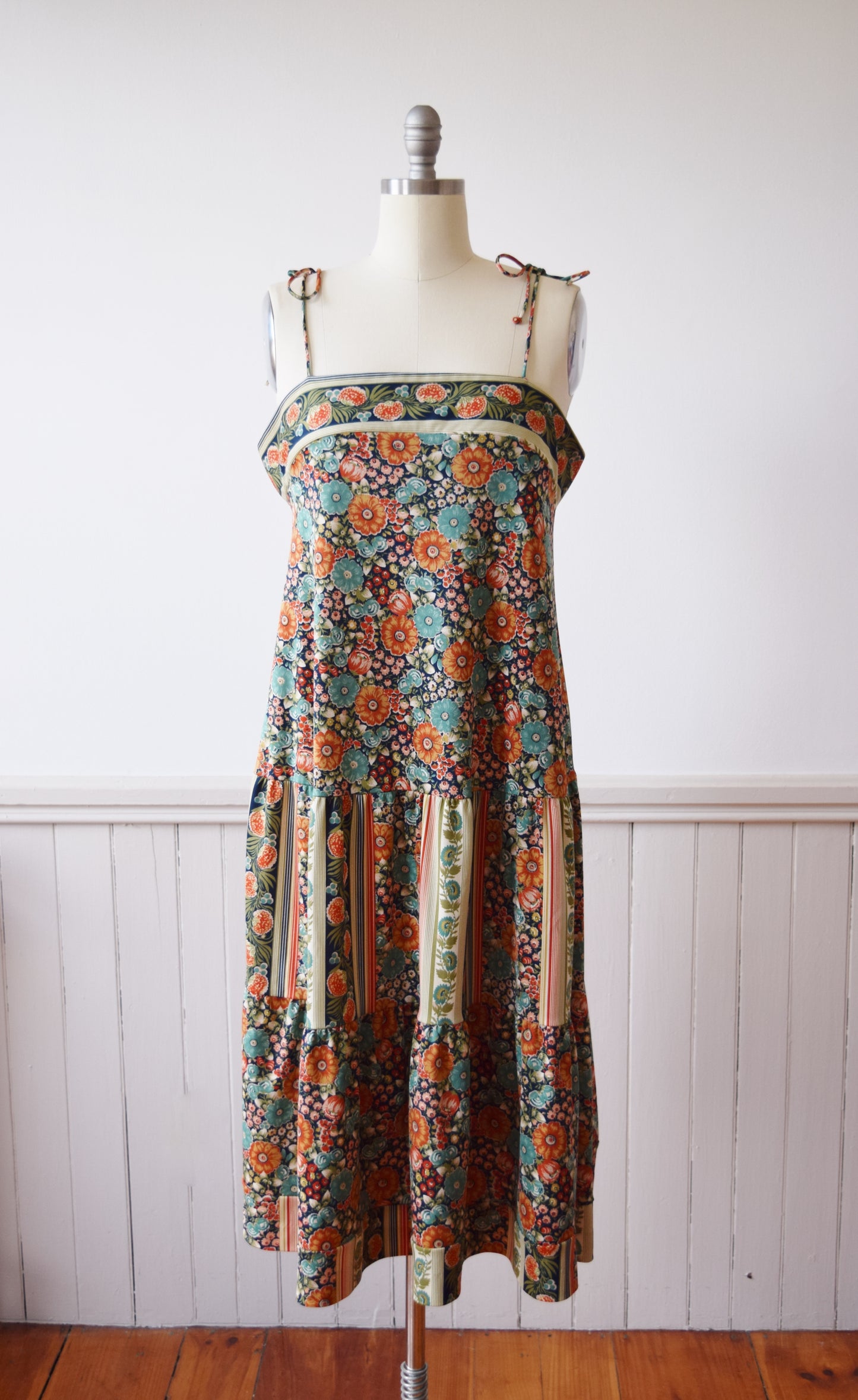Autumn Floral Dress | 1970s | L