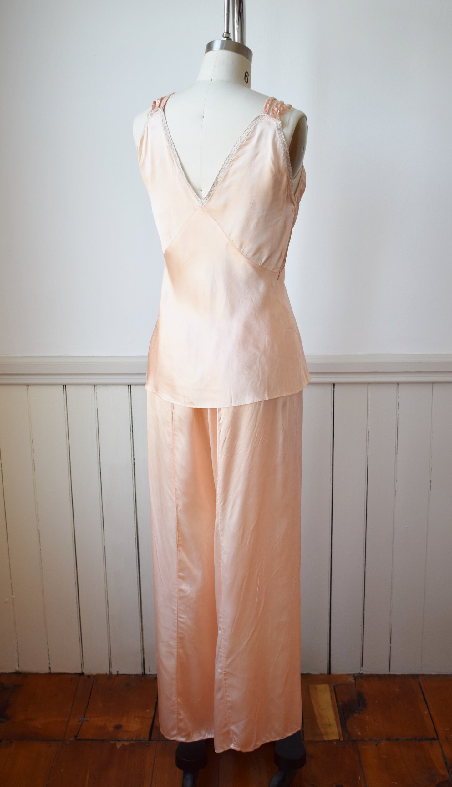 1930s/40s Peachy Satin and Lace Pajama Set | M