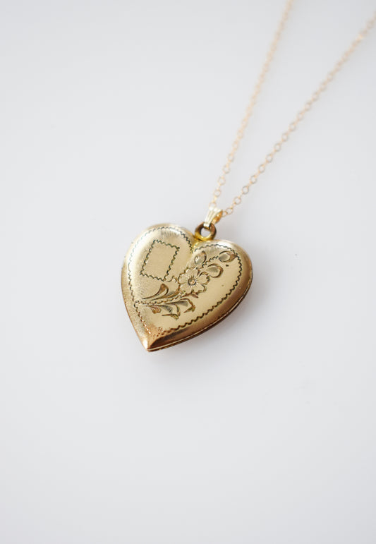 1940s Gold Heart Shaped Locket | Forget-Me-Not