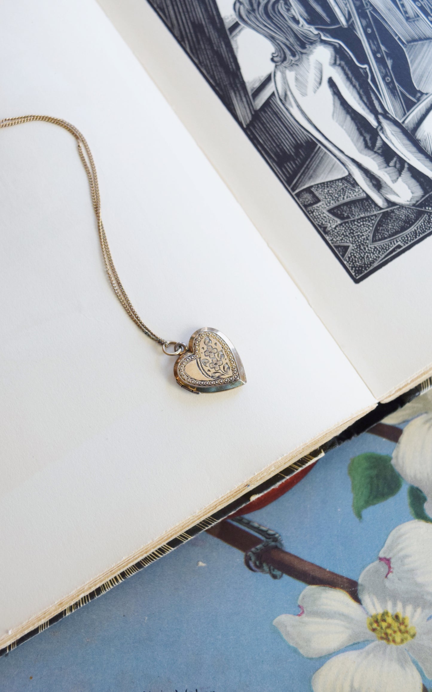 Vintage Gold Heart Shaped Locket Necklace
