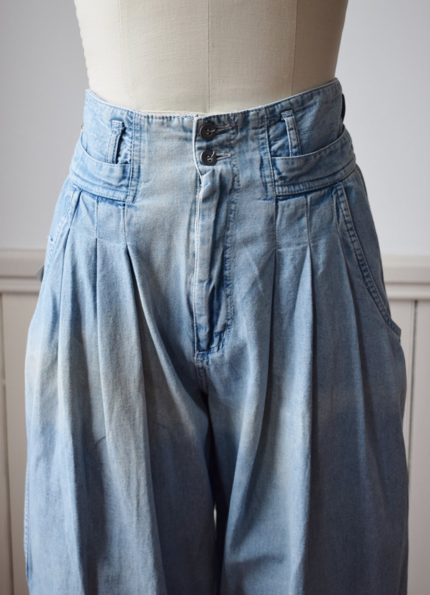 1980s Ultra High Waist Jeans | 27" W