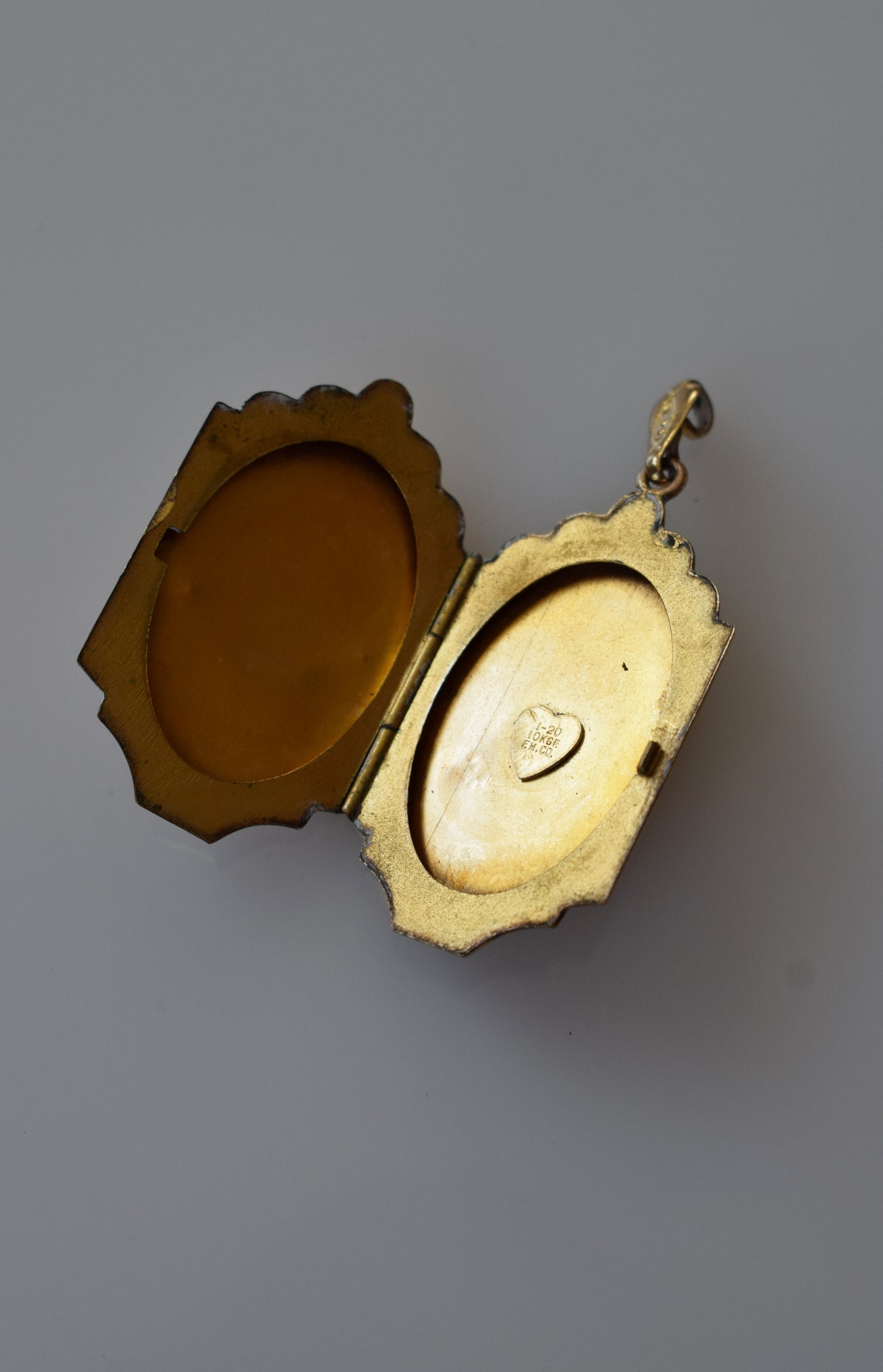 Antique Edwardian 10k Gold Fill Engraved Locket | Art Deco Motifs