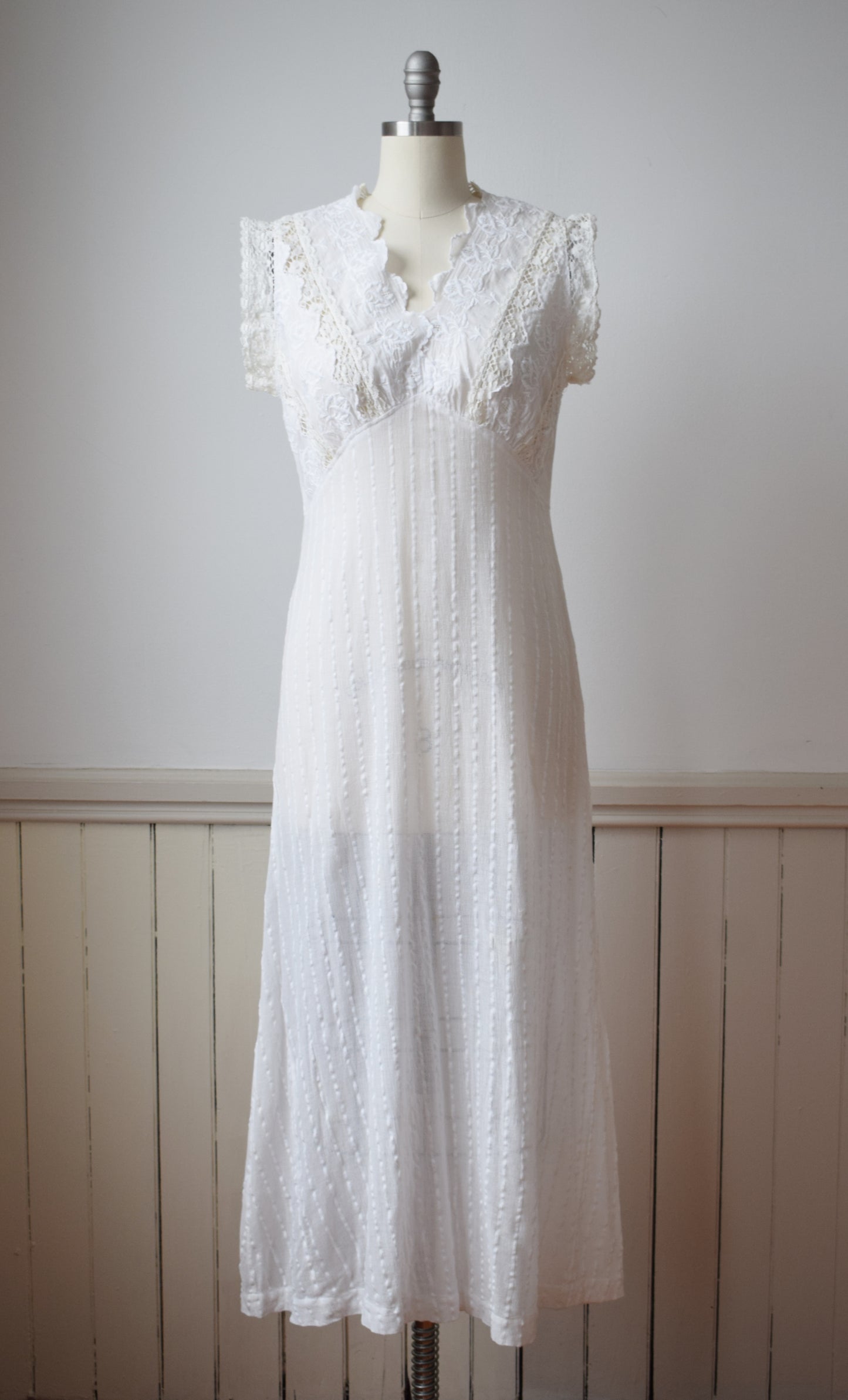 Antique Cotton and Lace Nightgown Dress | M/L