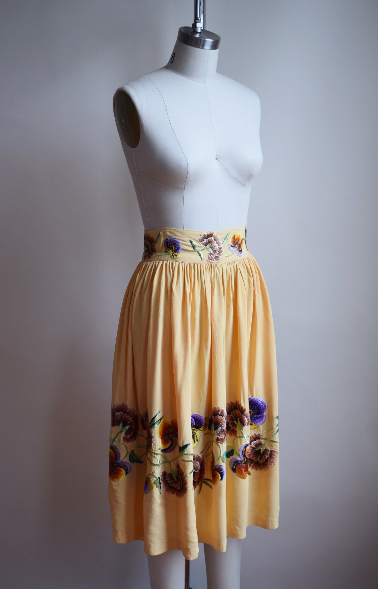 1940s Floral Embroidered Alice Skirt | XS/S