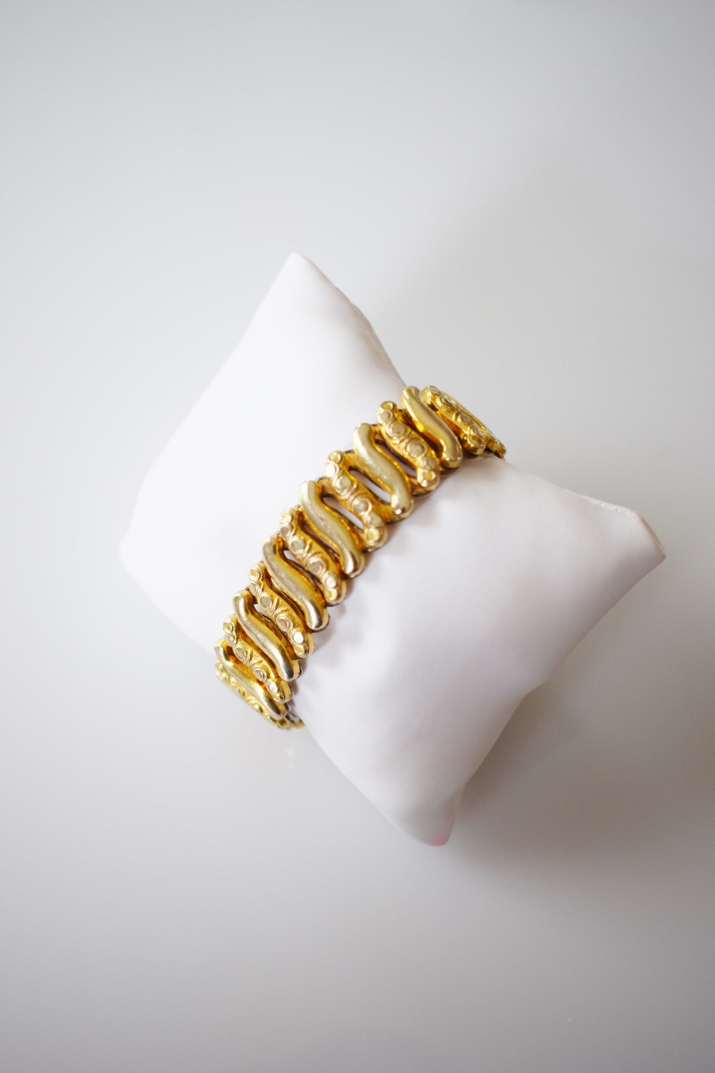 Vintage Gold Sweetheart Expansion Bracelet