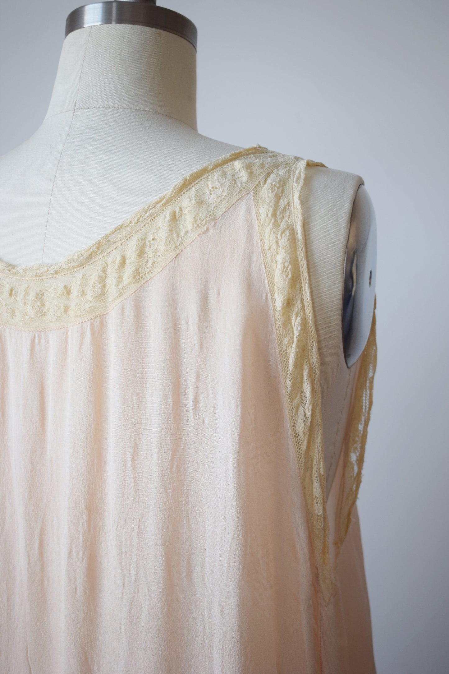 1920s Silk Nightgown | L | wounded bird