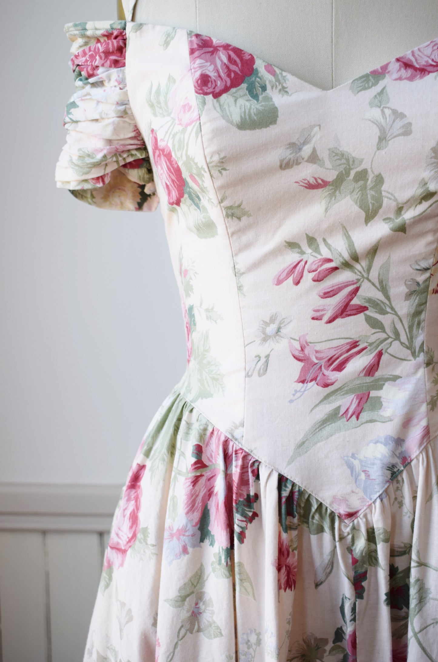 1980s Romantic Floral Dress by Karin Stevens | XS/S