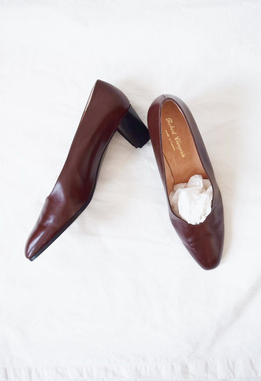 Vintage Robert Clergerie Pumps in Chestnut Leather | 1980s/90s | US 10