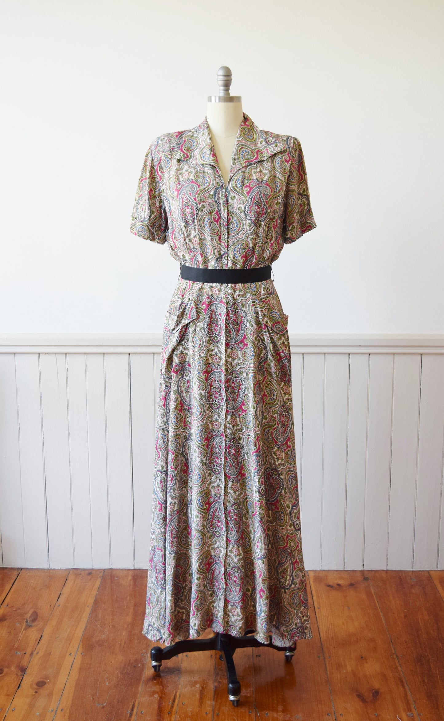 1940s Cold Rayon Zip Front Dress in Paisley by Saybury | M/L