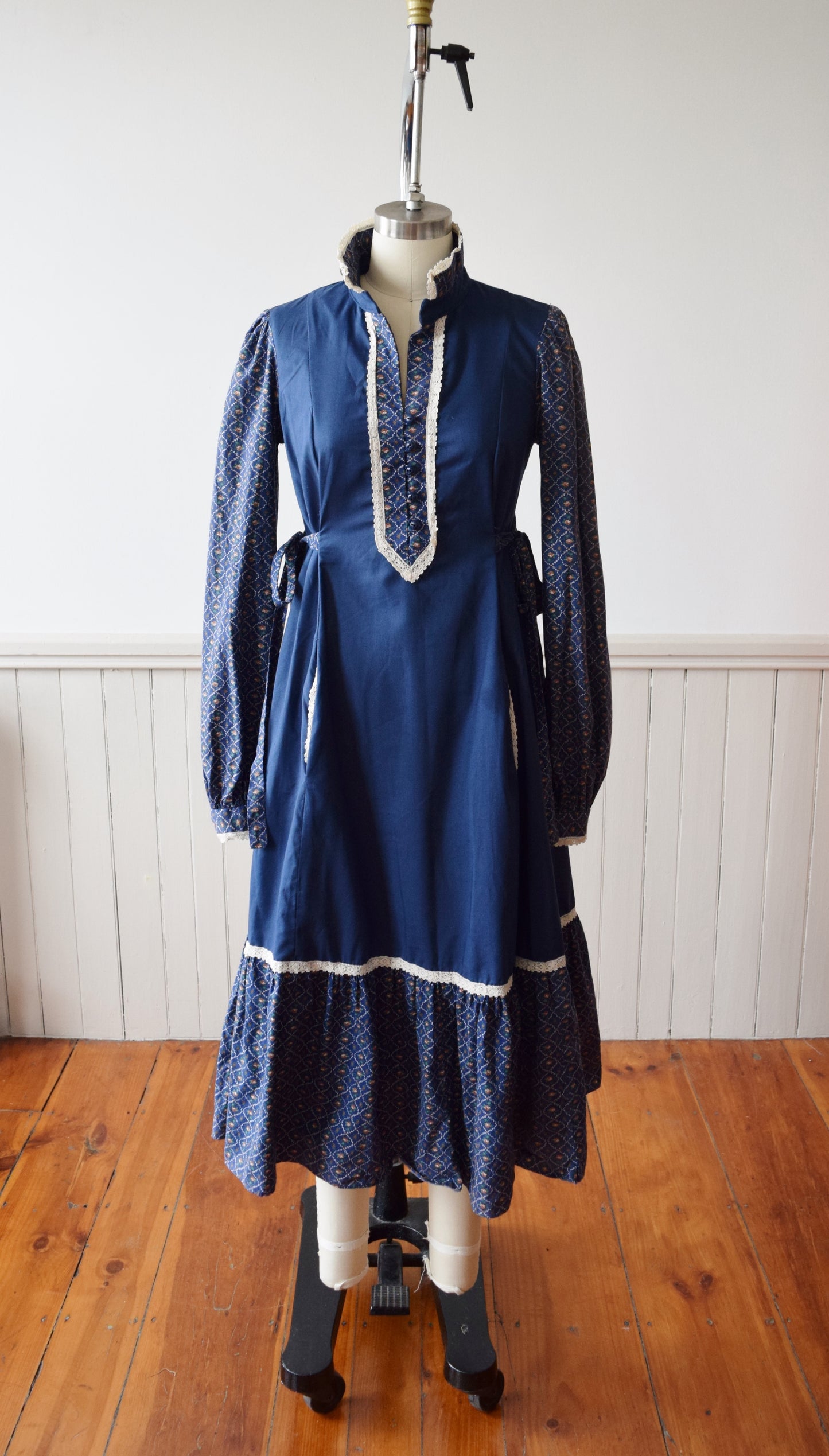 on LAYAWAY  Gunne Sax Dress | S-S/M