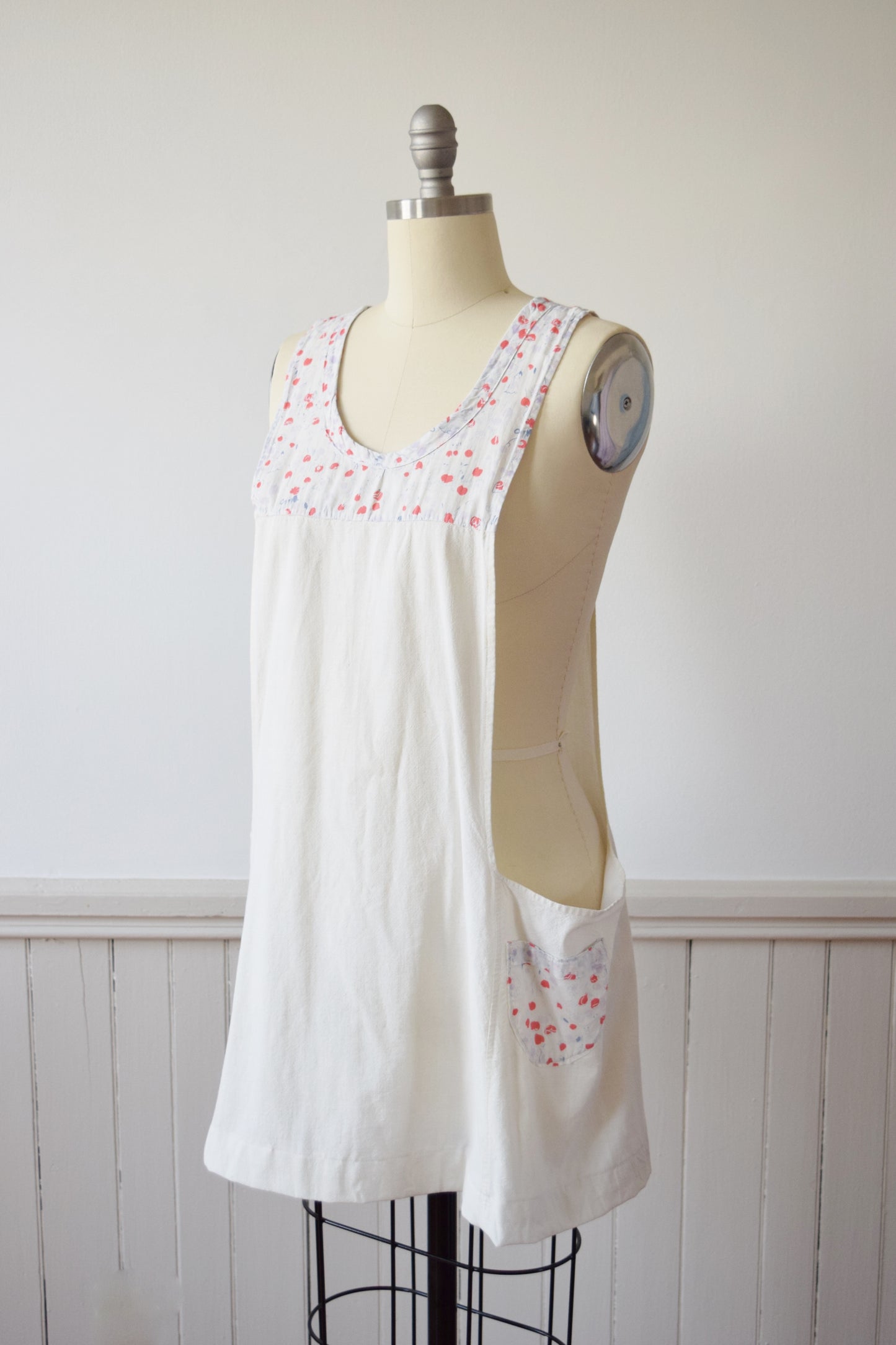 1920s Smock | Apron with Novelty Print Accents