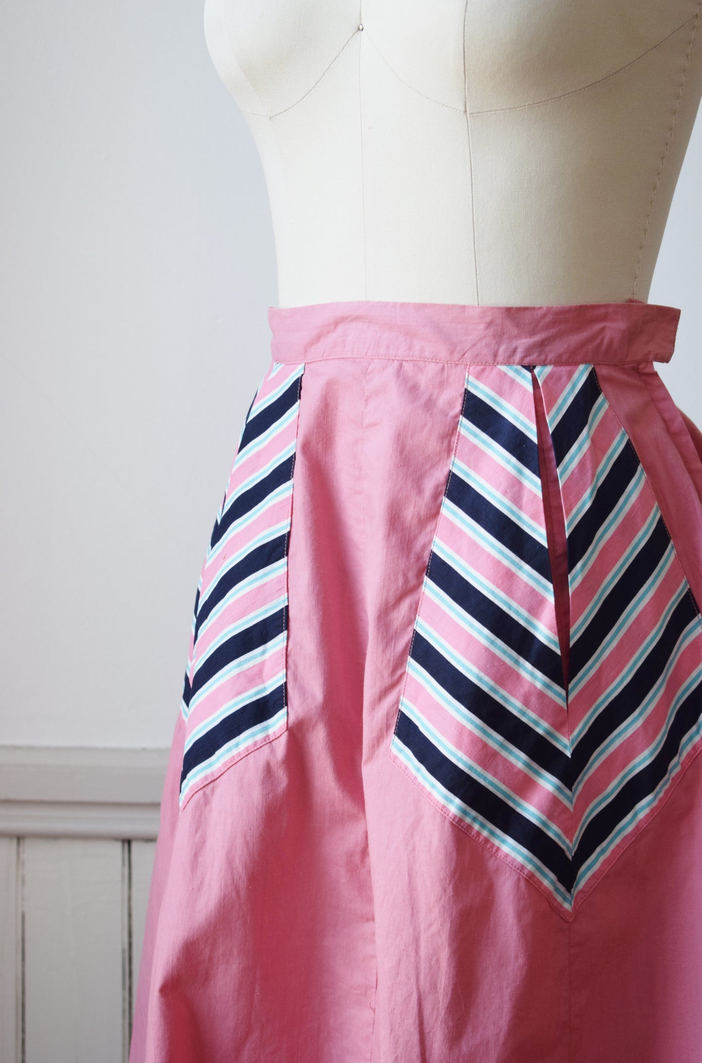 1940s Pink Cotton Skirt | S/M | wounded bird