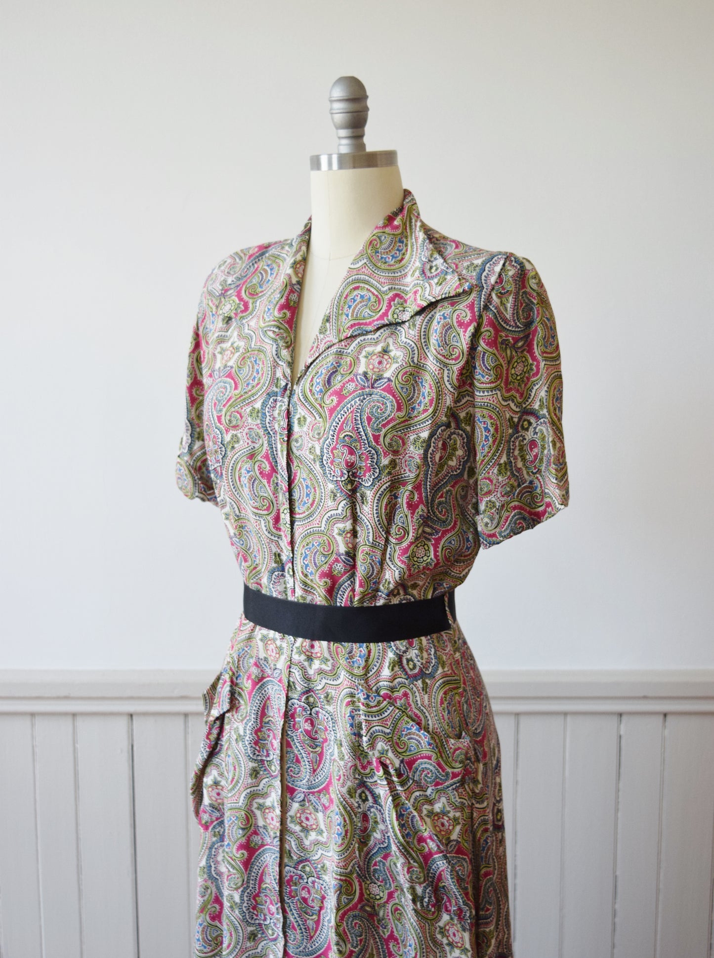 1940s Cold Rayon Zip Front Dress in Paisley by Saybury | M/L