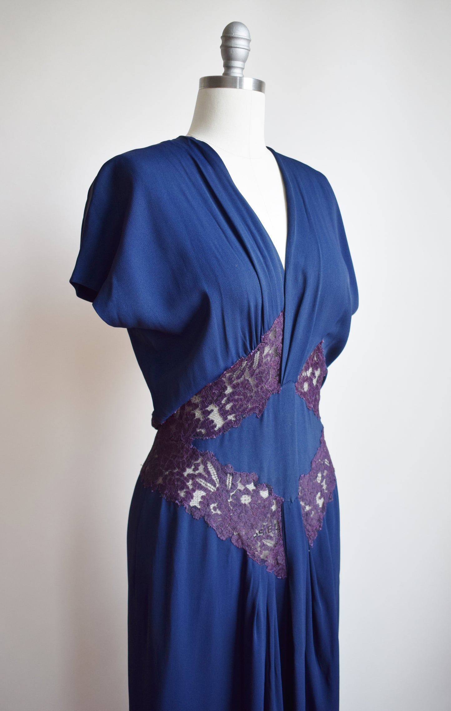 1940s Lace Cut-Out Gown | M