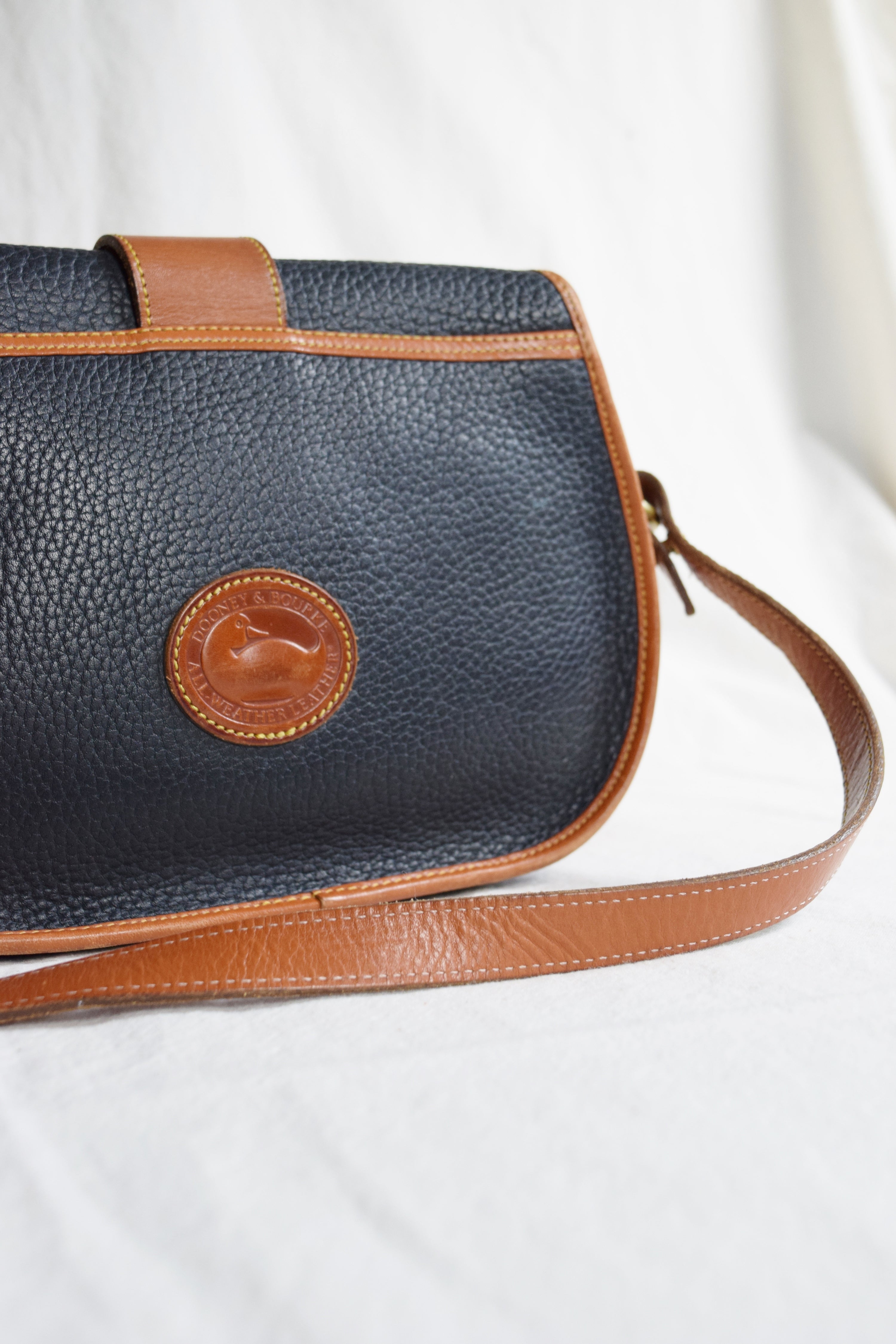 Dooney & fashion Bourke vintage saddle bag