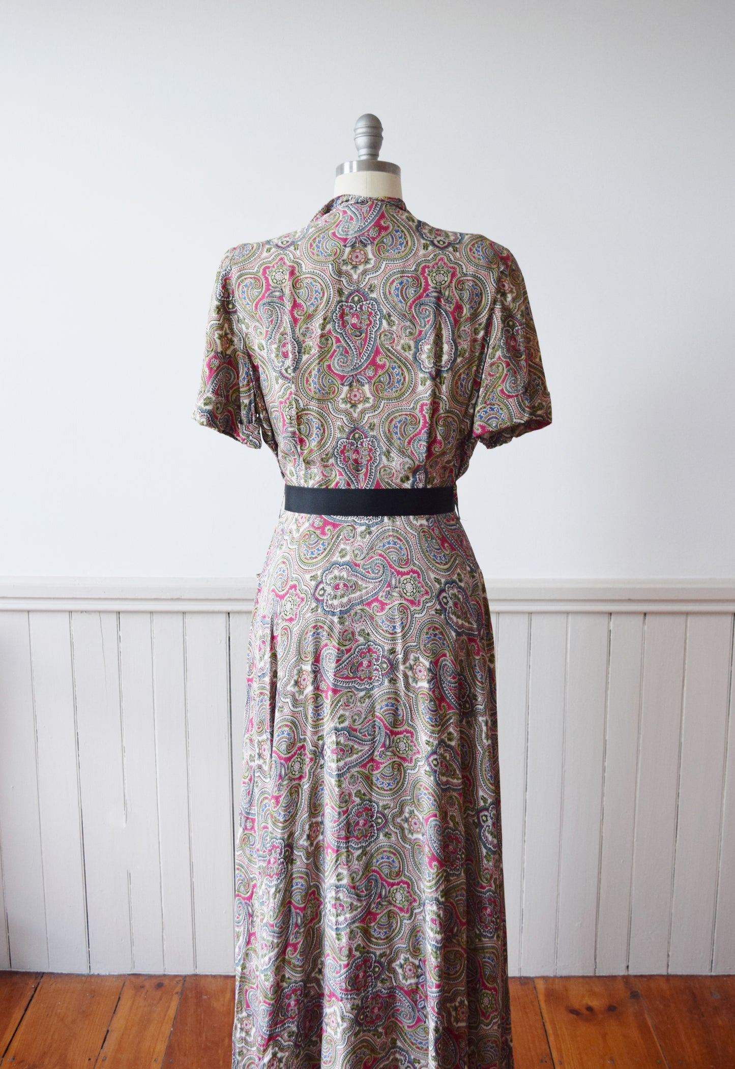 1940s Cold Rayon Zip Front Dress in Paisley by Saybury | M/L