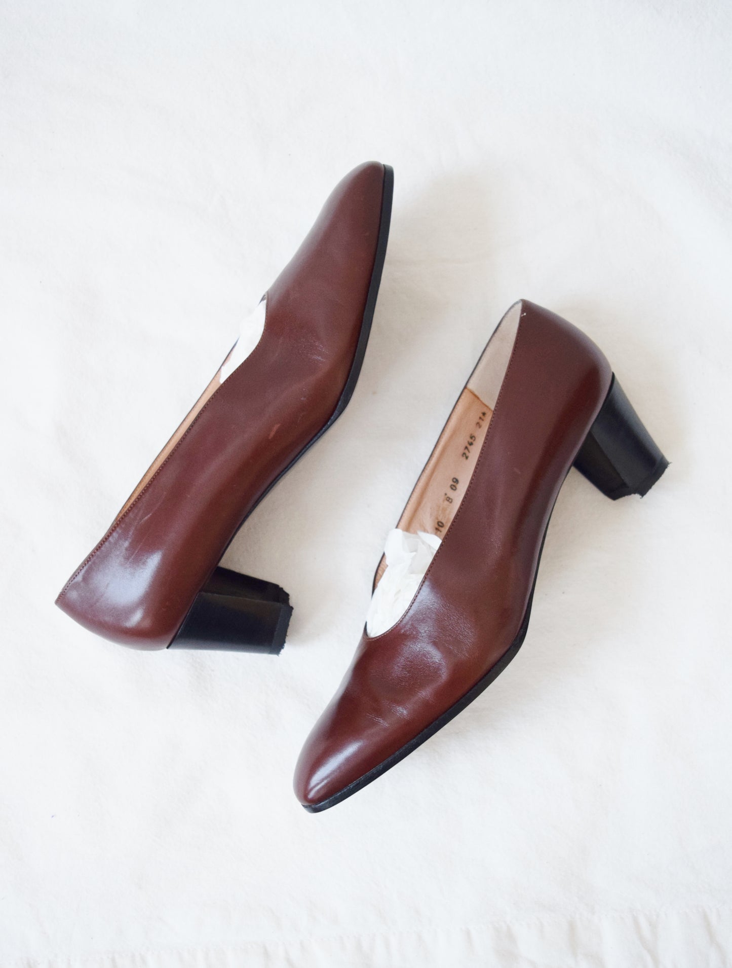 Vintage Robert Clergerie Pumps in Chestnut Leather | 1980s/90s | US 10