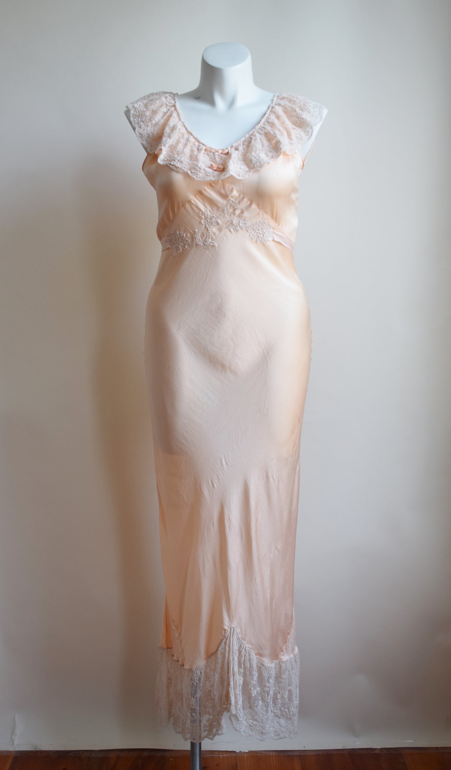 1930s Silk and Lace Nightie Dress | L/XL | wounded bird