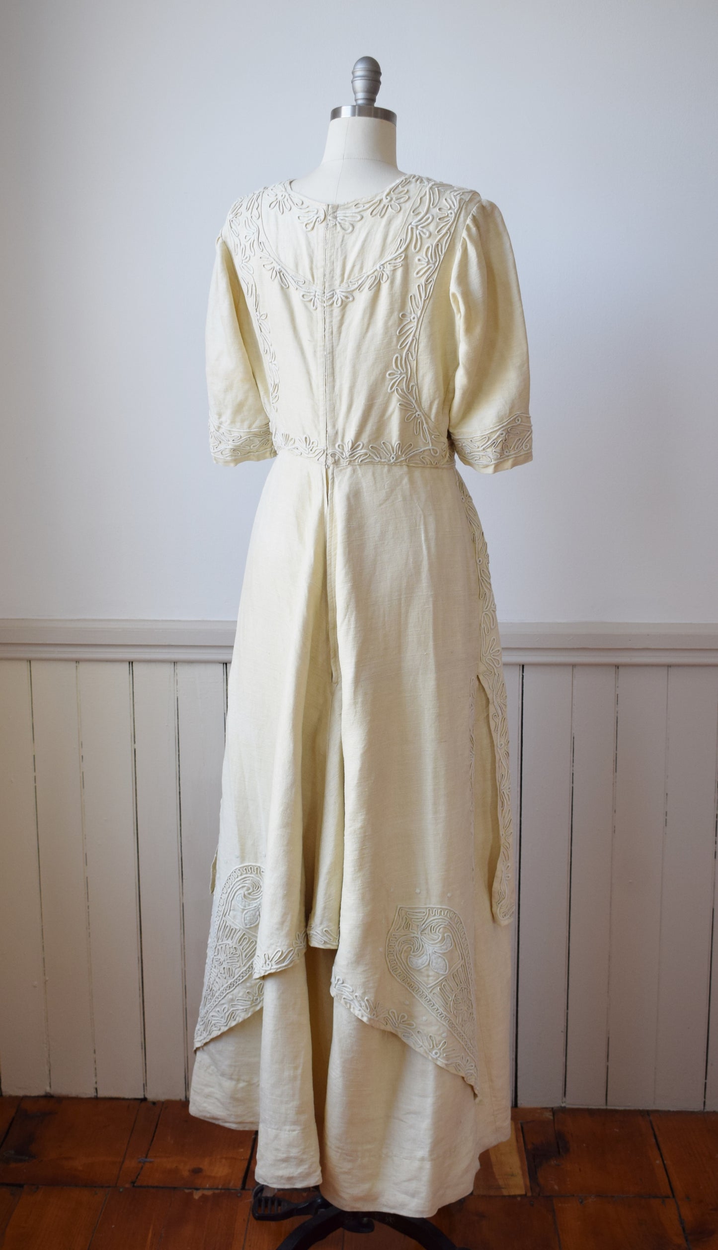 Antique Linen Lawn Dress with Arts & Crafts Embroidery | M