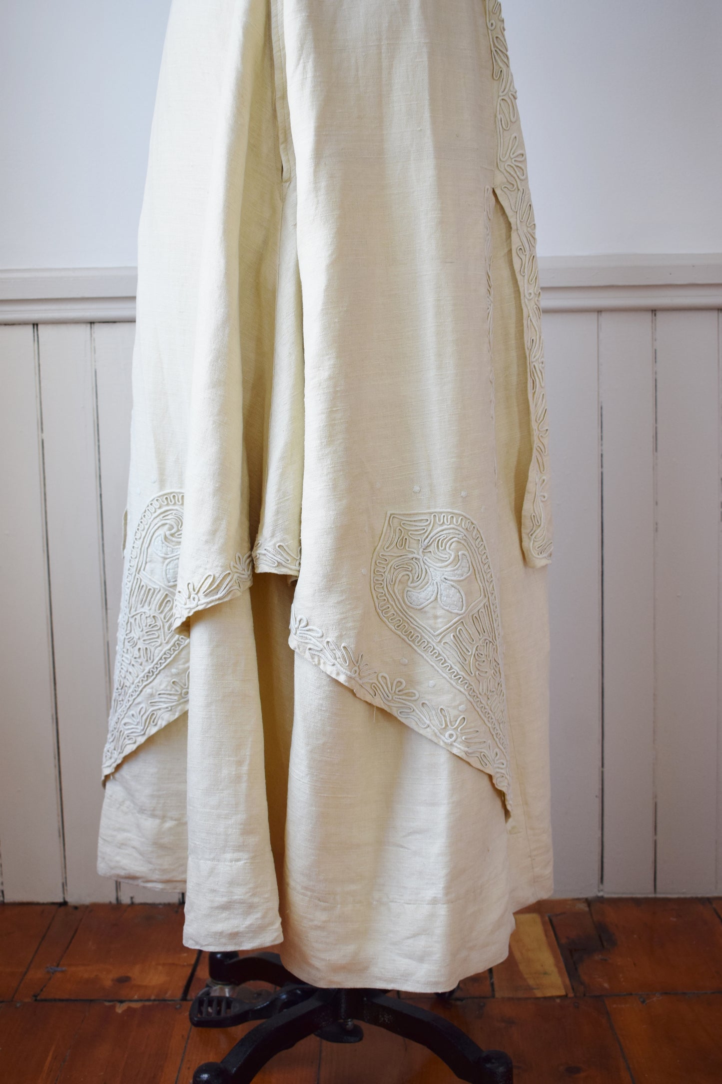 Antique Linen Lawn Dress with Arts & Crafts Embroidery | M