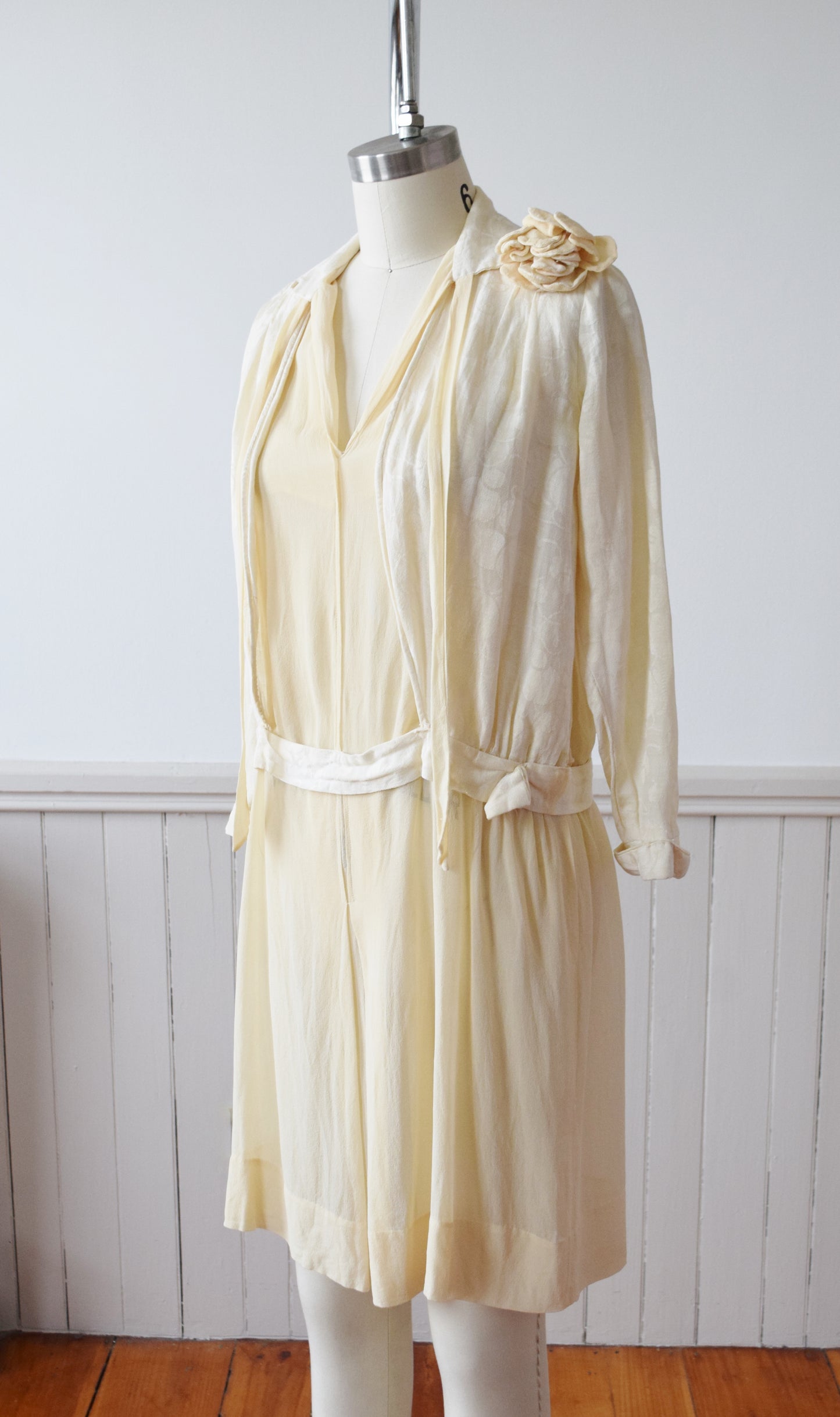 1920s Adolescent’s (or V. Petite Adult) Mixed Silks Dress