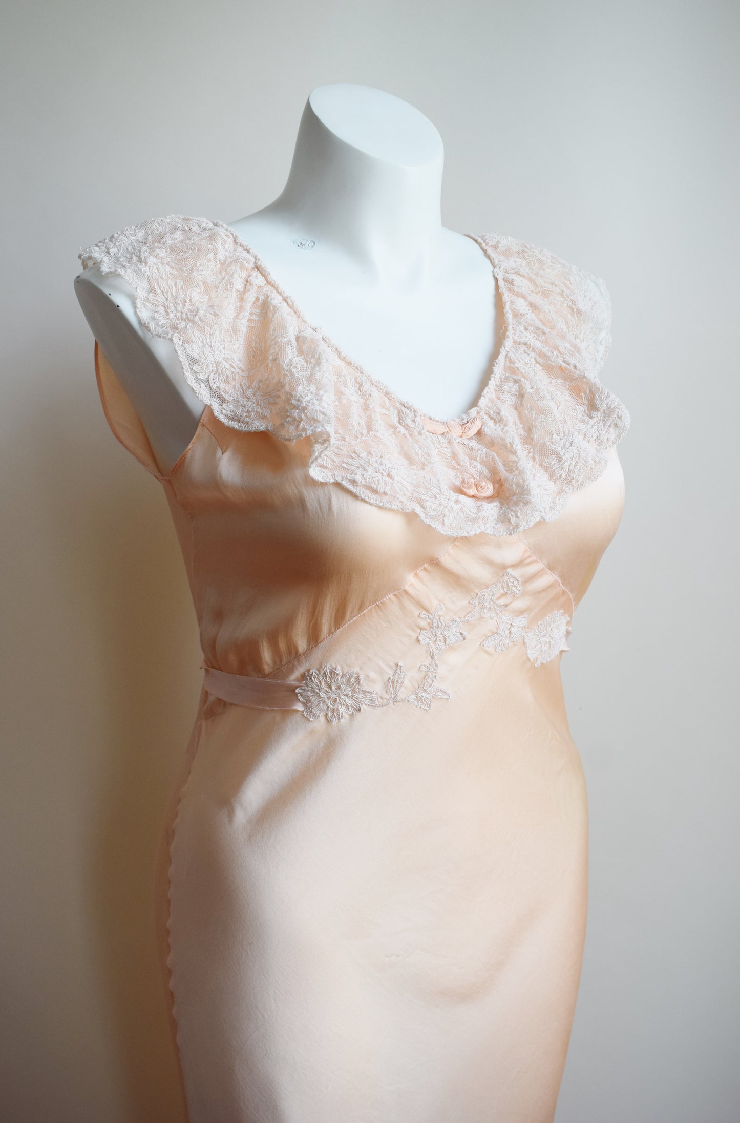 1930s Silk and Lace Nightie Dress | L/XL | wounded bird