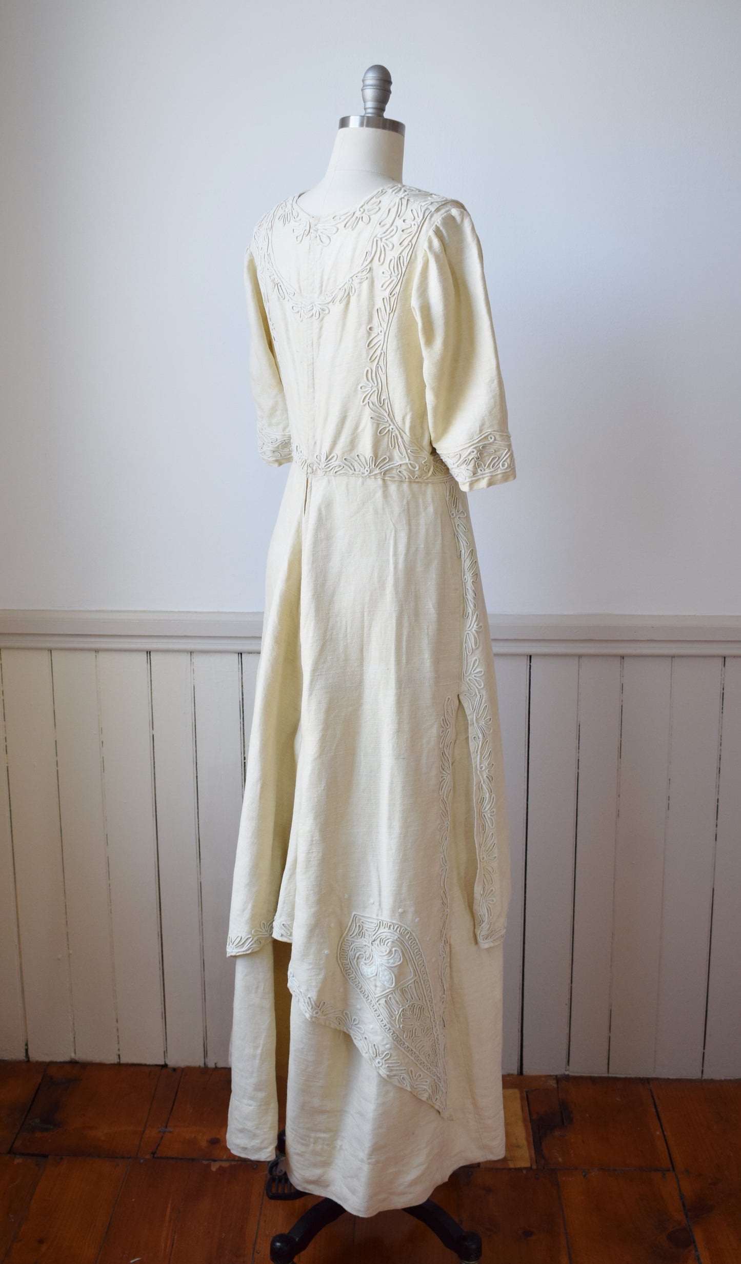 Antique Linen Lawn Dress with Arts & Crafts Embroidery | M