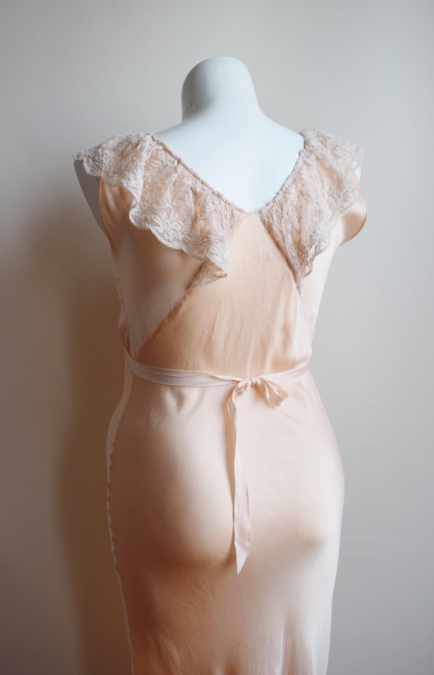1930s Silk and Lace Nightie Dress | L/XL | wounded bird