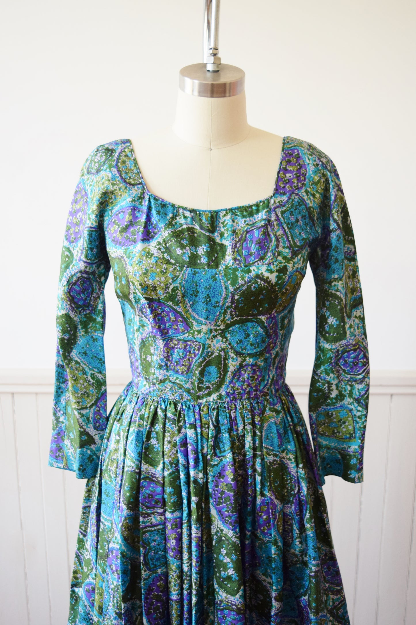 1950s/1960s Silk Paisley Print Dress | DeTrano Original by Georgette | S