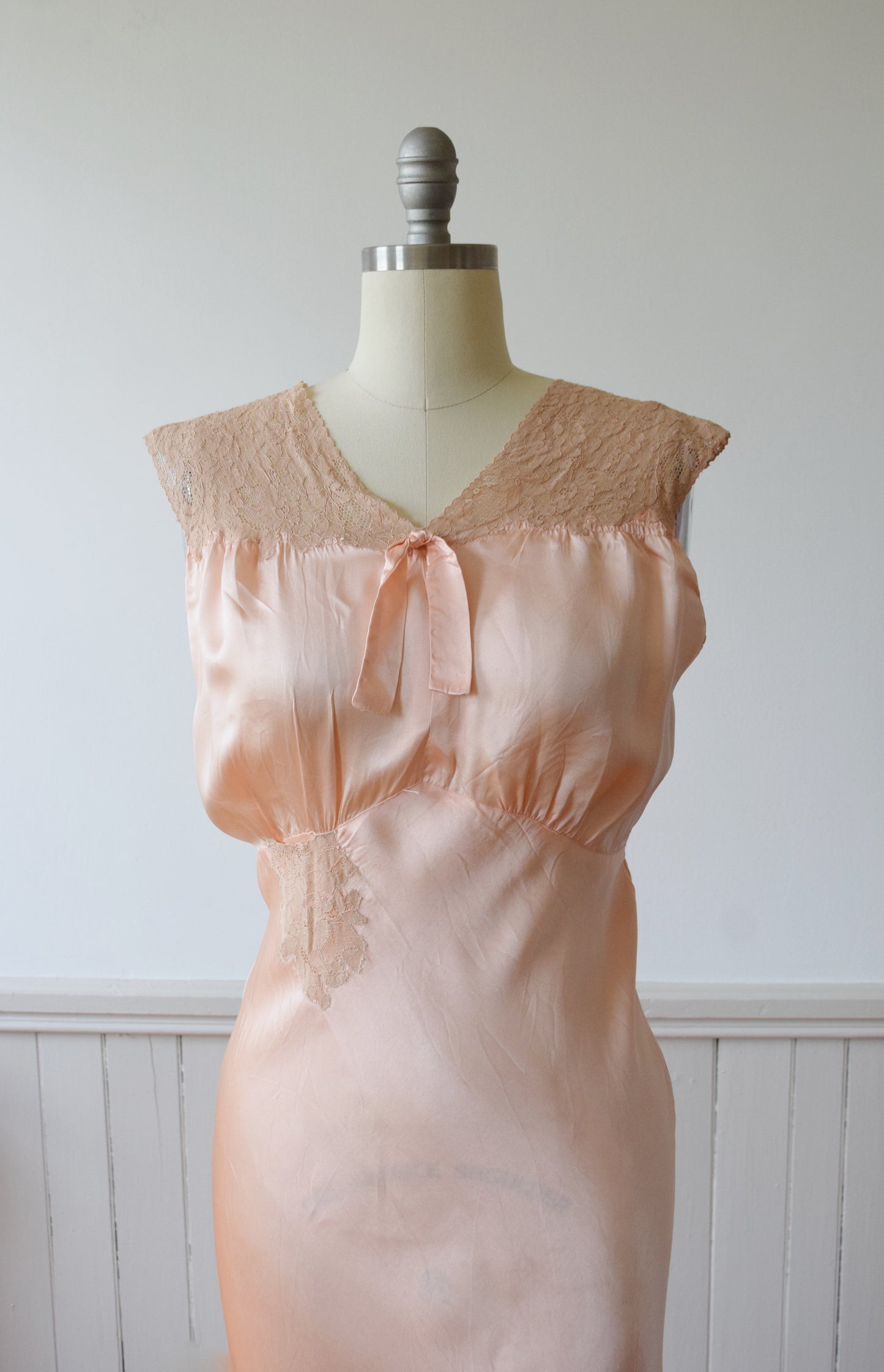 Silk and Lace Nightgown | 1930s | M/L