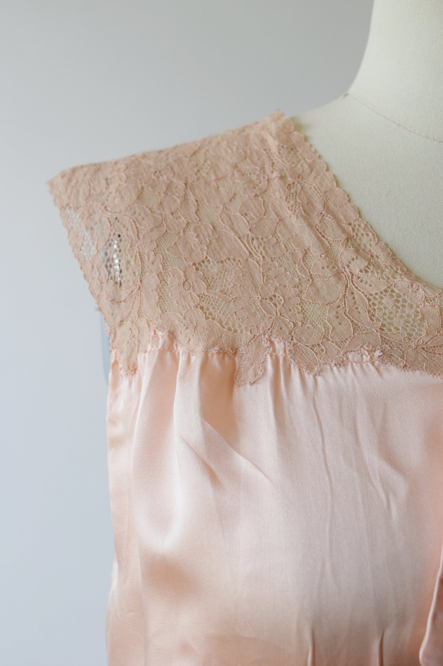 Silk and Lace Nightgown | 1930s | M/L