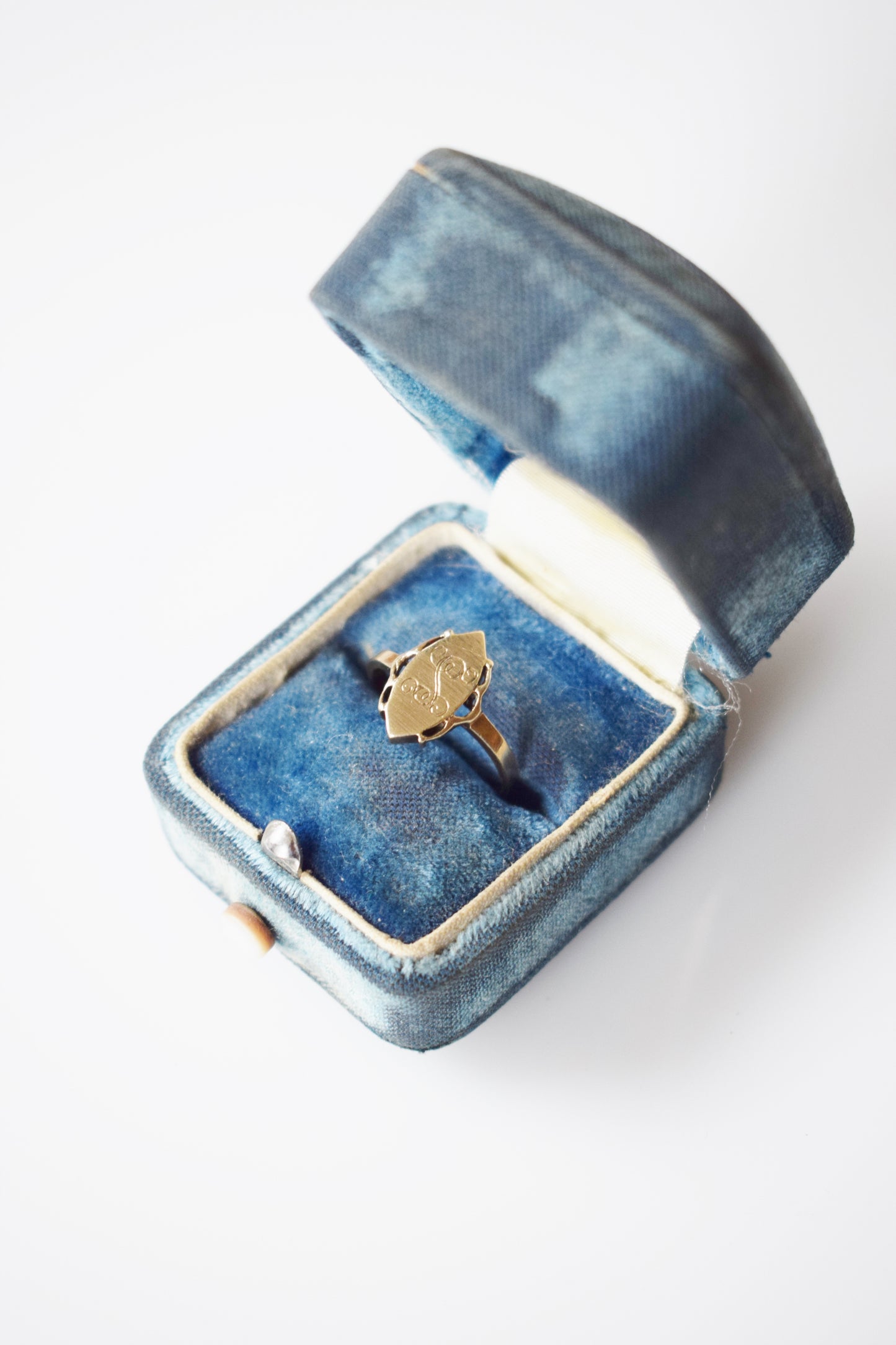 Vintage 10kt Gold Deco "S" Signet Ring | 5.75
