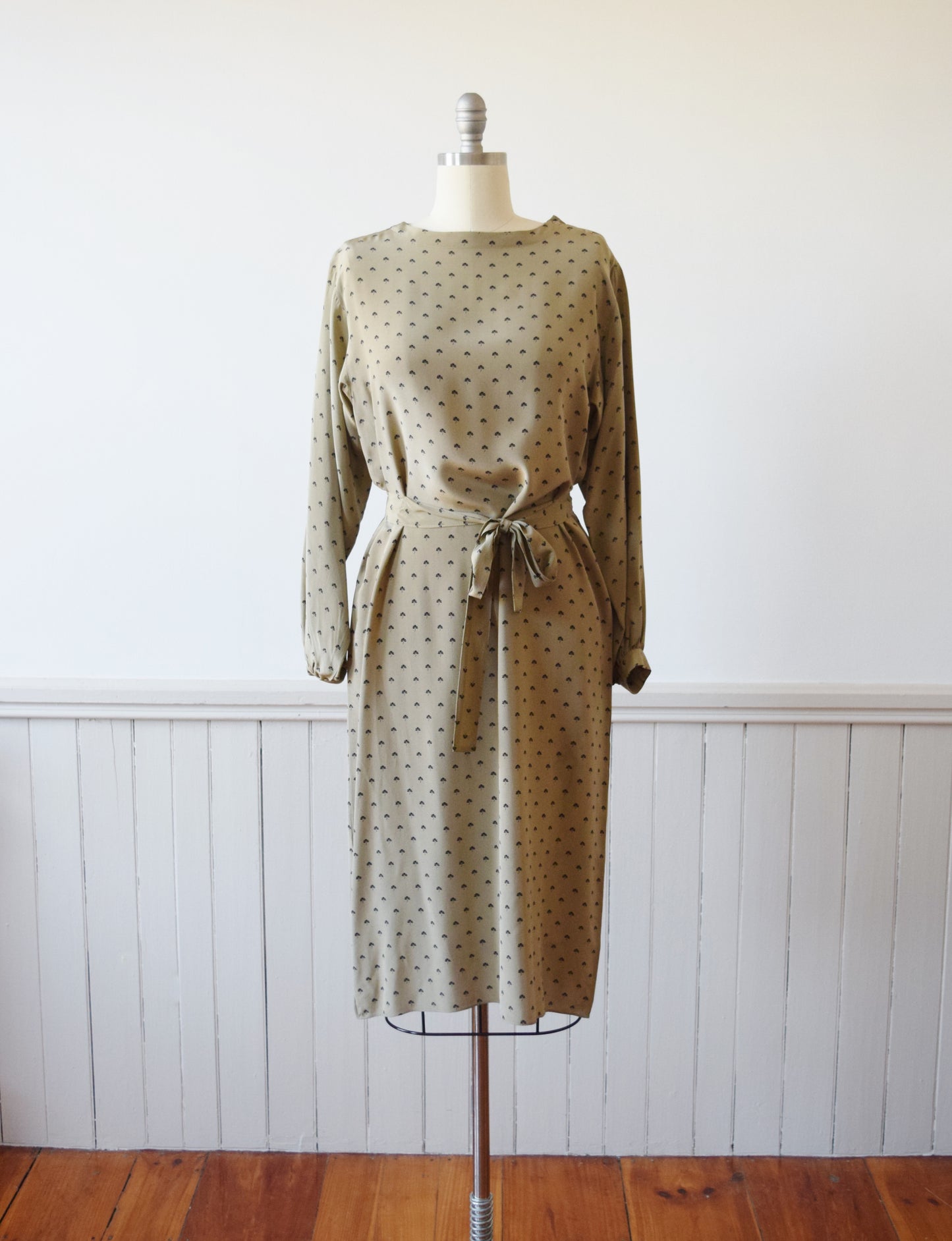 1980s Silk Ginko Print Dress | M