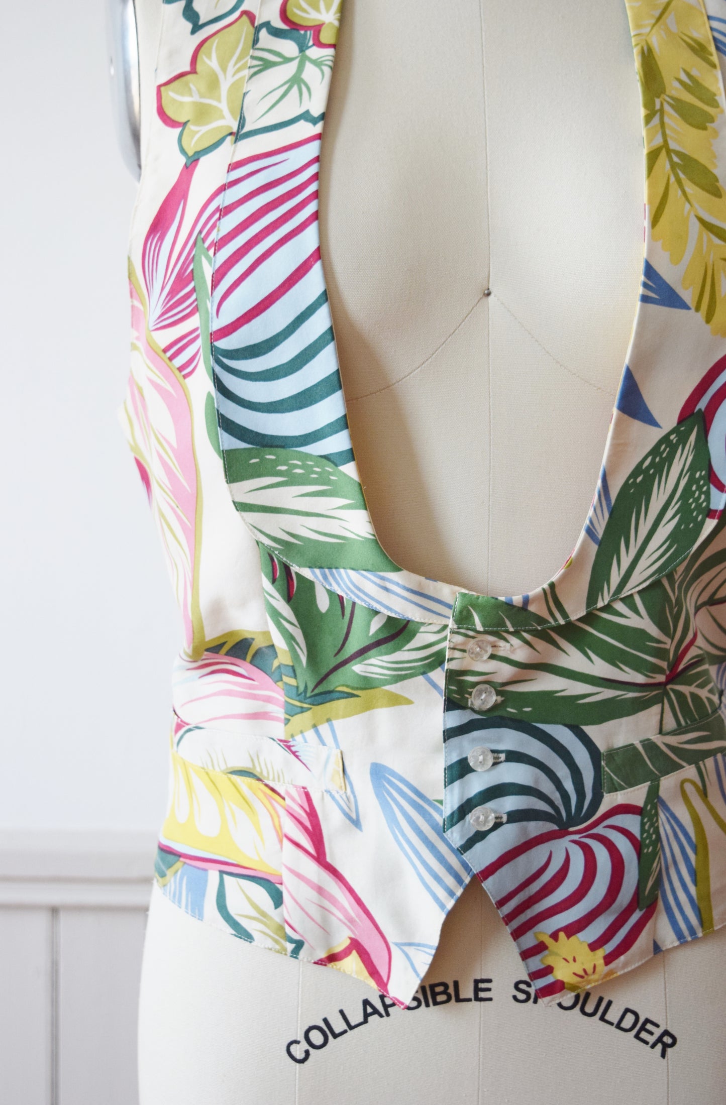 1990s Tropical Print Silk Waistcoat / Vest by Anne Pinkerton | M