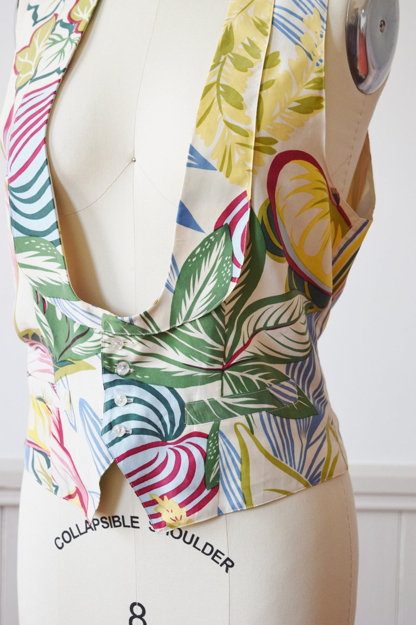1990s Tropical Print Silk Waistcoat / Vest by Anne Pinkerton | M
