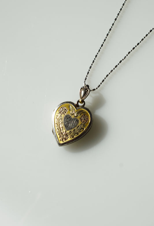 Vintage 1940s Heart Shaped Locket | Initials EW