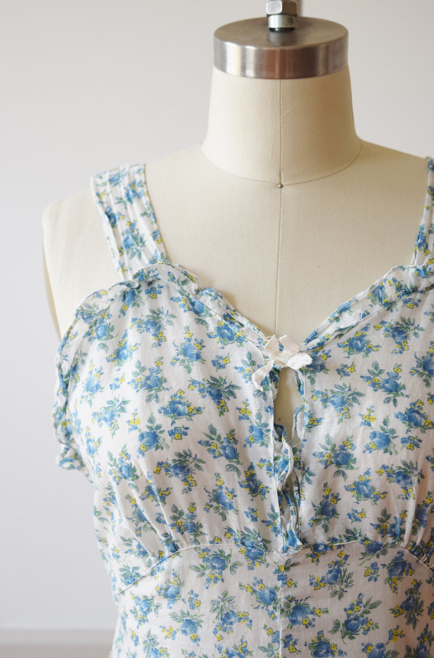 Floral Lounging Romper with Deep V Back | 1930s | M/L