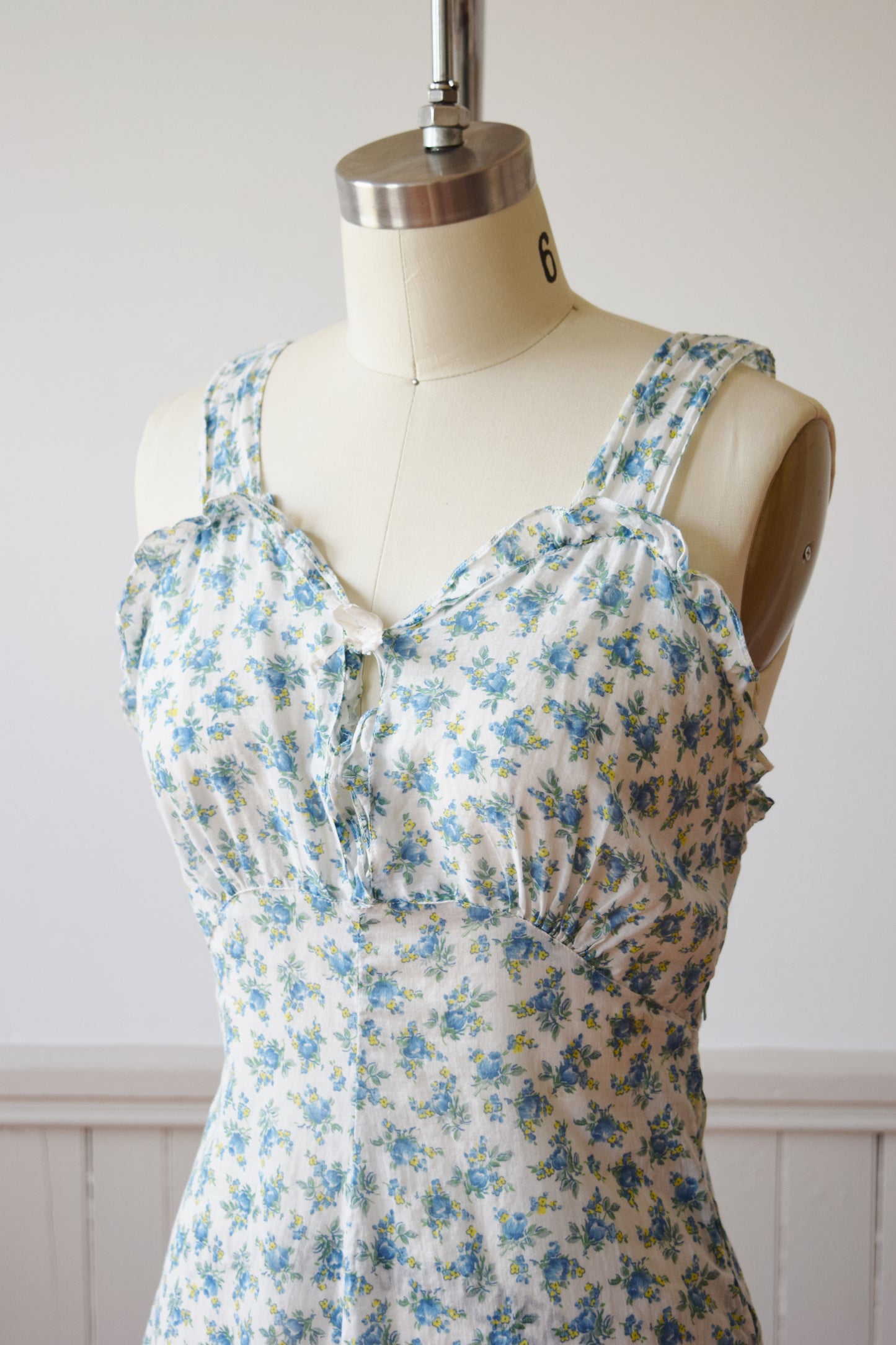 Floral Lounging Romper with Deep V Back | 1930s | M/L