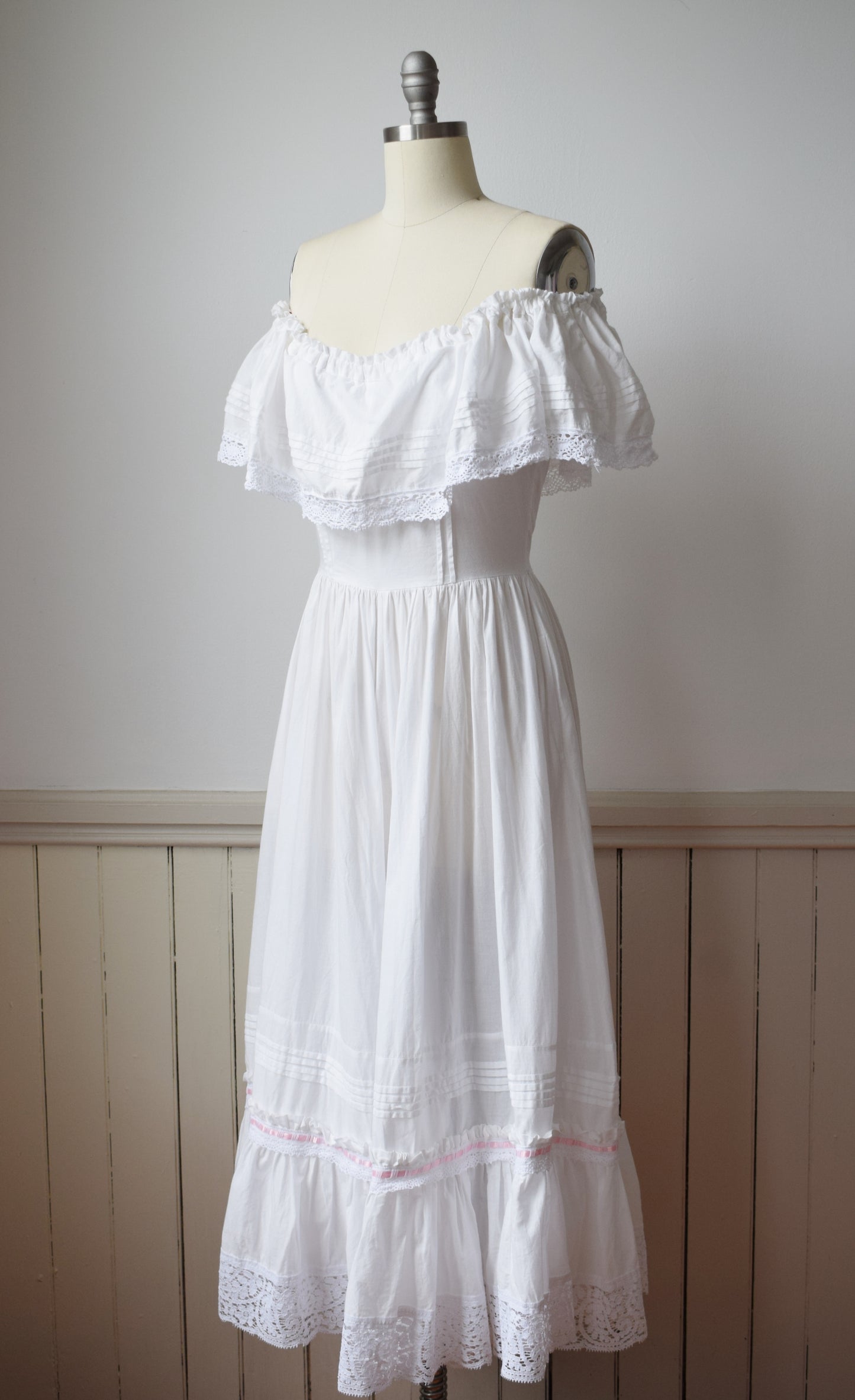 1980s Laura Ashley White Cotton Gown | M