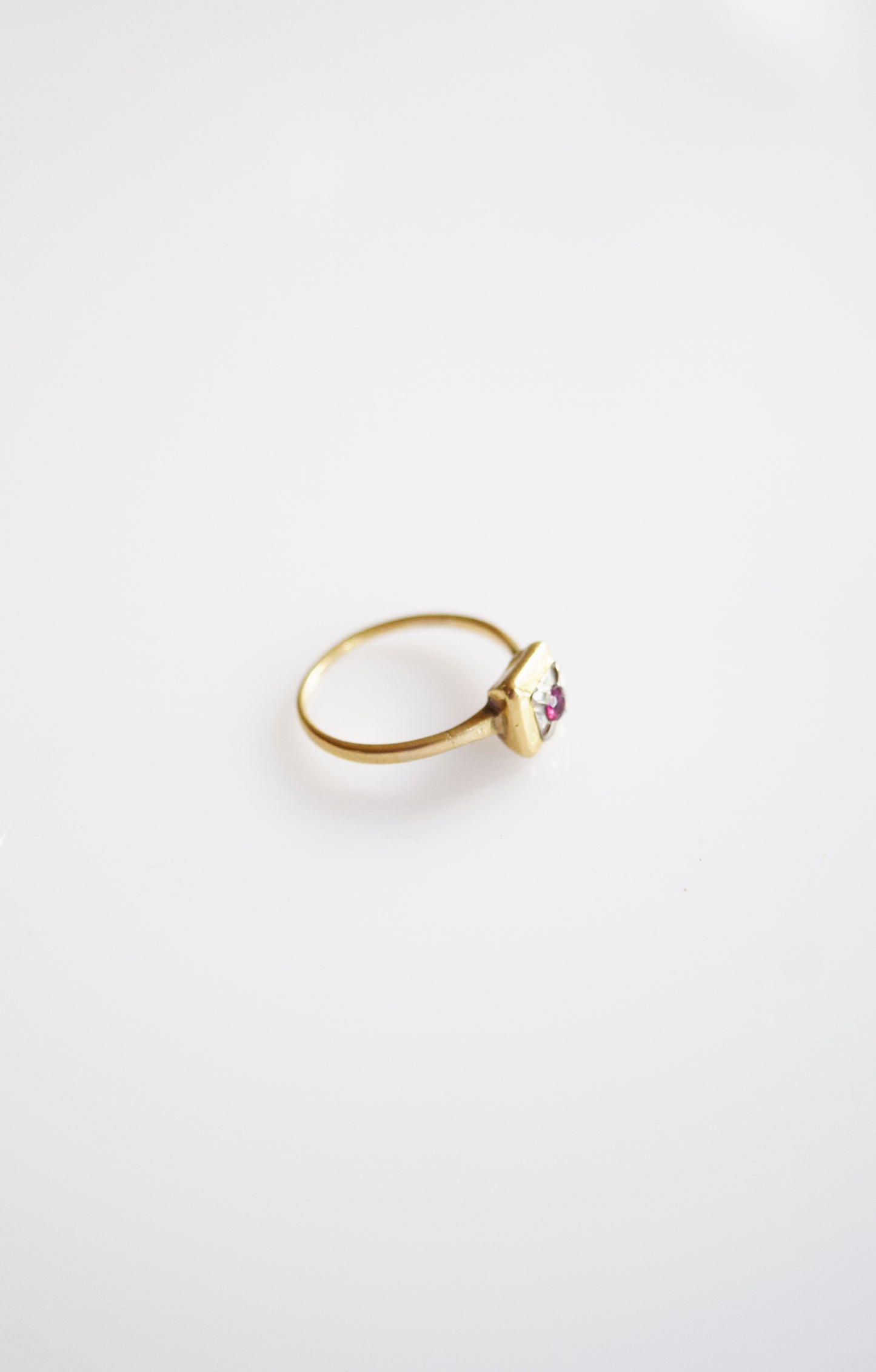 Art Deco 14k Gold and Garnet Stacking Ring | 6.5