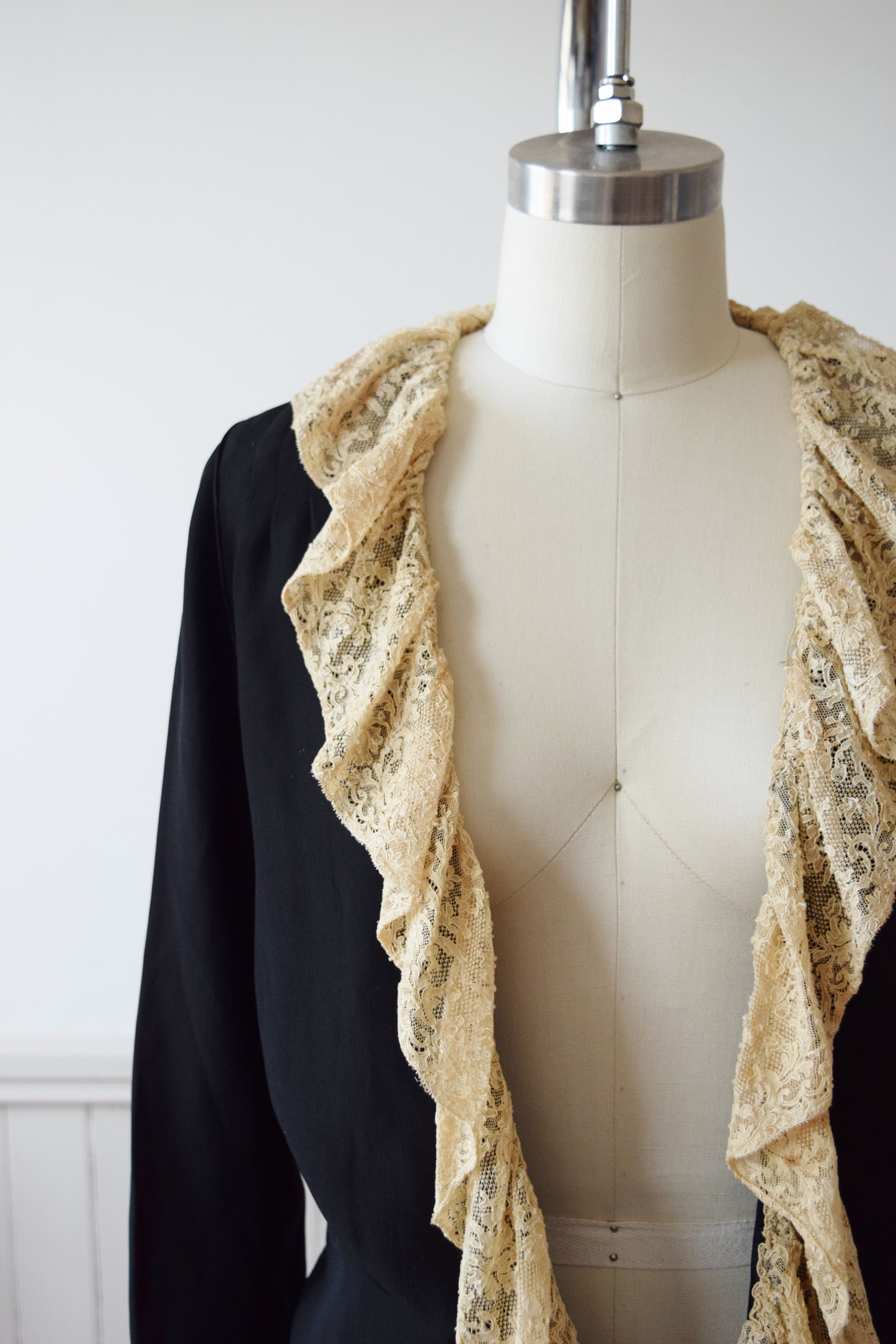 1920s/30s Plunging V Blouse with Sash | XS/S