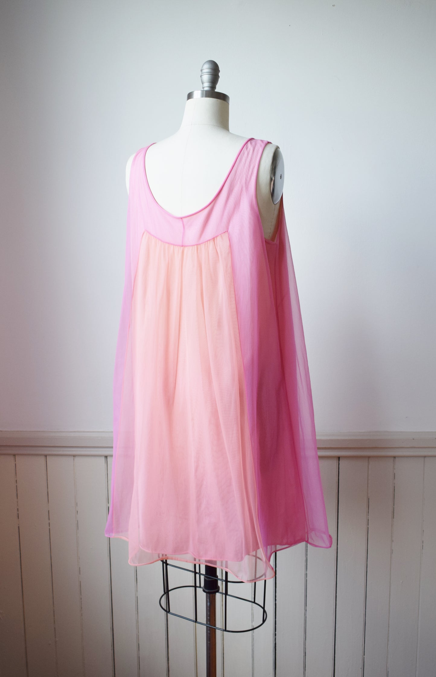 1960s Vanity Fair Nylon Nightie Dress | M