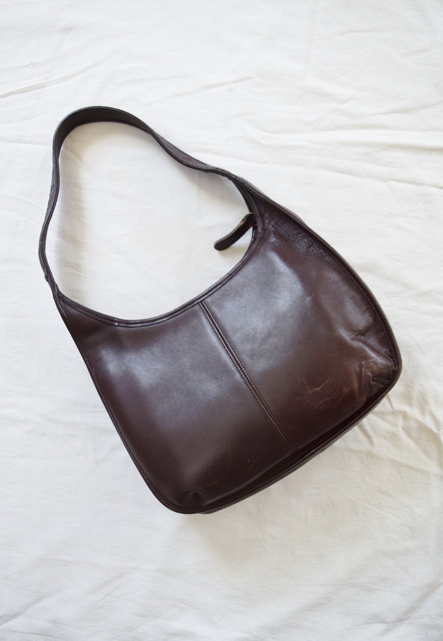 Vintage Coach Ergo Hobo Bag in Dark Brown | 9033 | Coach Legacy | 1980s / 1990s