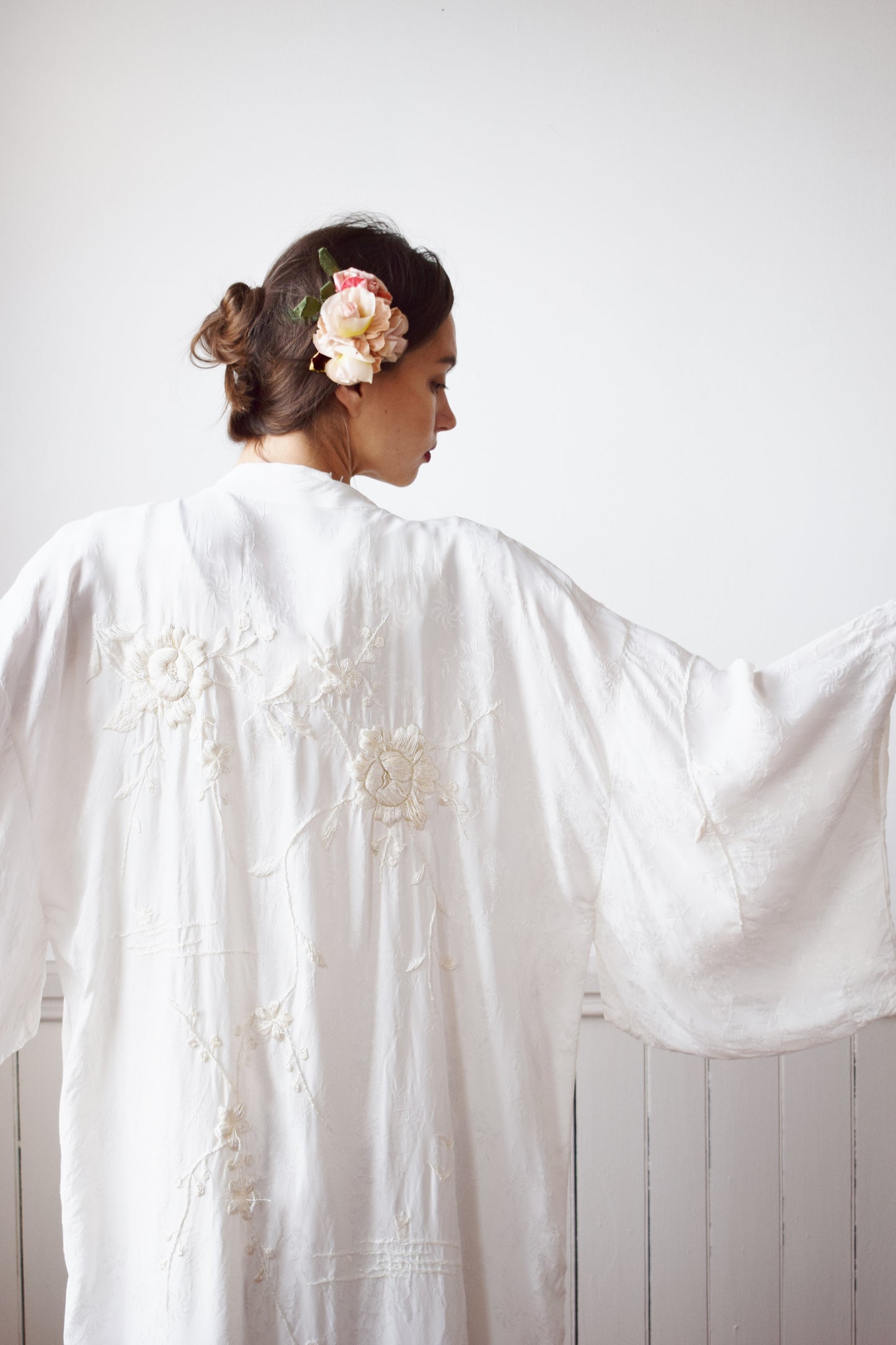 1920s Embroidered White Rayon Kimono Robe | OS
