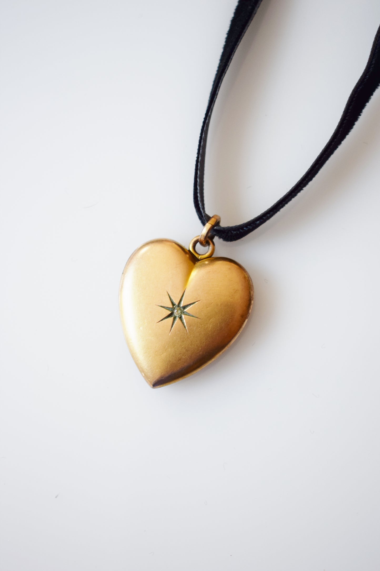 Antique Gold Heart Locket with Rhinestone Starburst