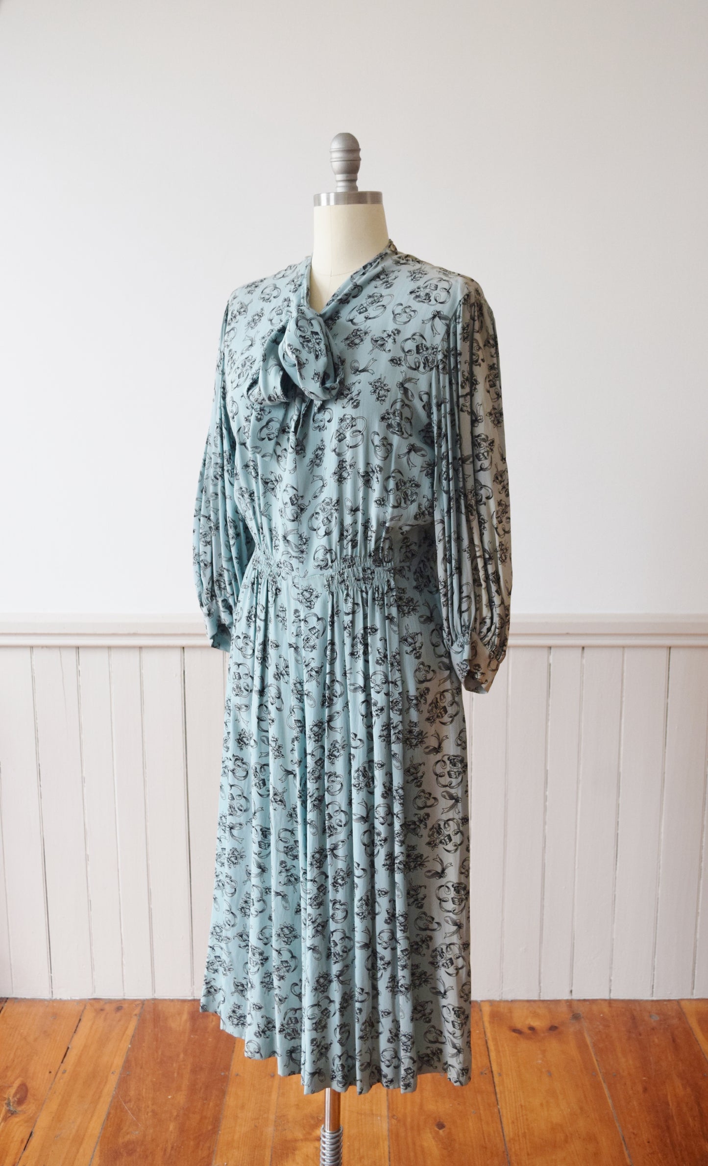 1940s Novelty Print Day Dress | M-M/L